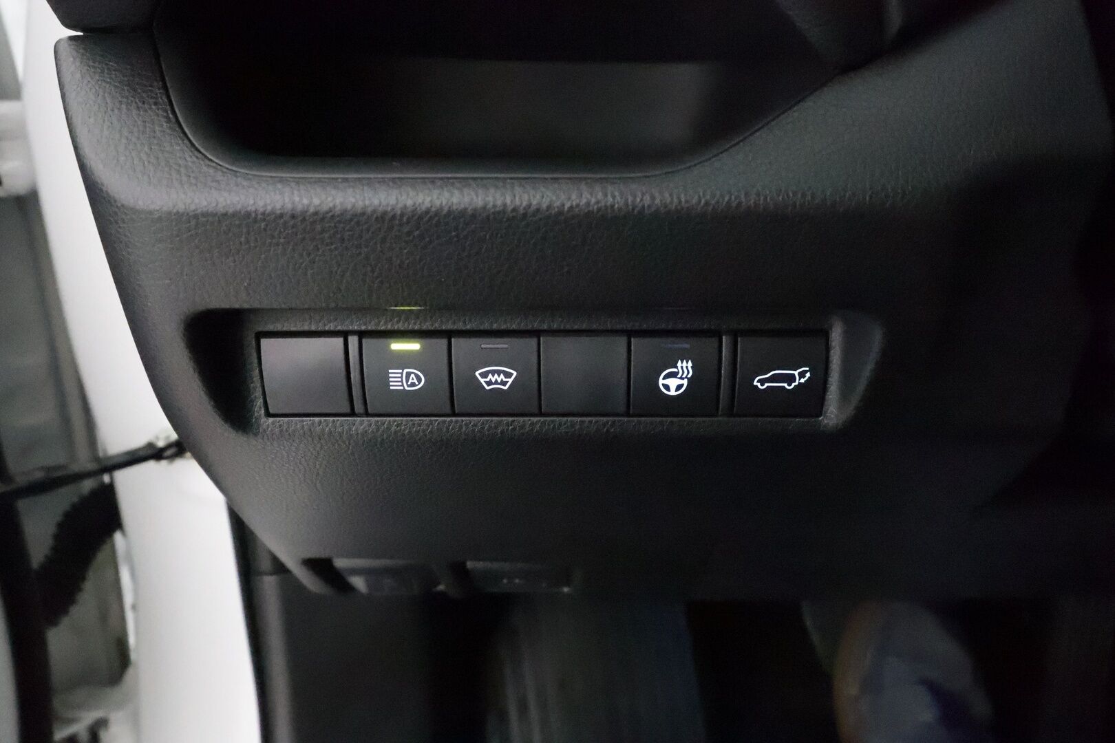 Toyota RAV4 2022 2,0 VVT-iE Active Multidrive S **Adapt.vakkari / Lohkolämmitin / P.kamera / Sähköluukku / LED / Navi / KeylessGo** - 3,99 % KORKOTARJOUS TÄHÄN AUTOON - 1.Om Suomi-auto / Kahdet renkaat aluvanteilla / Ratinlämmitin ja tuulilasin lämmitin