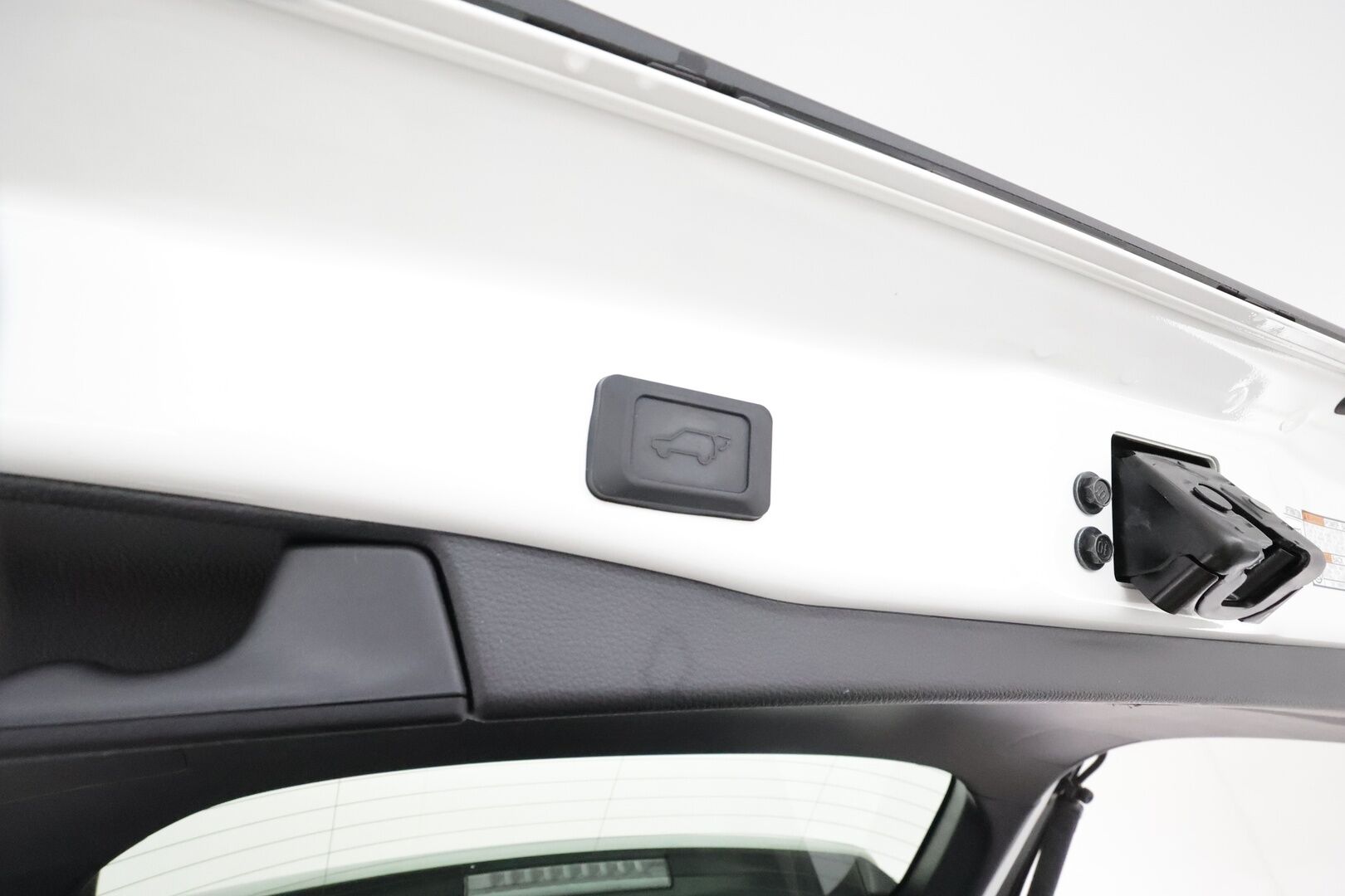 Toyota RAV4 2022 2,0 VVT-iE Active Multidrive S **Adapt.vakkari / Lohkolämmitin / P.kamera / Sähköluukku / LED / Navi / KeylessGo** - 3,99 % KORKOTARJOUS TÄHÄN AUTOON - 1.Om Suomi-auto / Kahdet renkaat aluvanteilla / Ratinlämmitin ja tuulilasin lämmitin