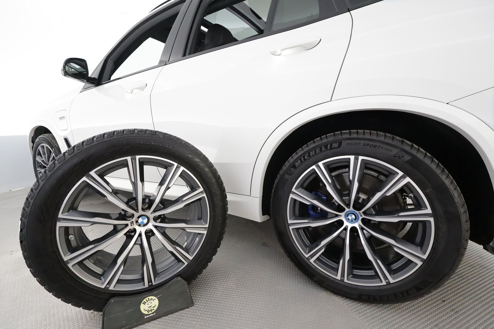 BMW X5 2022 G05 xDrive45e A Charged Edition M Sport - | ACC | DAP | Laser | Lasikatto | Ilma-alusta | 360 P.Kamera | HUD | Muistipenkki | Hifi | Comf.Access | 1.Om Suomi-auto | Kahdet Renkaat | Merkkihuollettu
