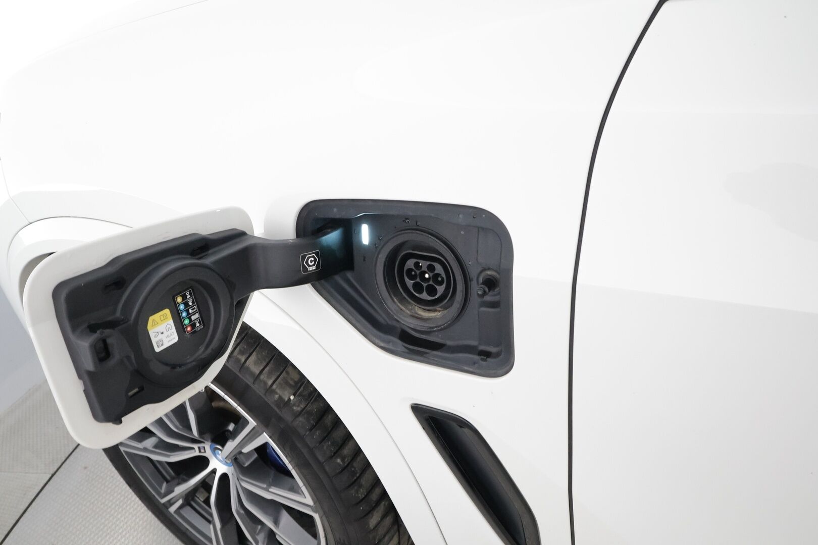 BMW X5 2022 G05 xDrive45e A Charged Edition M Sport - | ACC | DAP | Laser | Lasikatto | Ilma-alusta | 360 P.Kamera | HUD | Muistipenkki | Hifi | Comf.Access | 1.Om Suomi-auto | Kahdet Renkaat | Merkkihuollettu