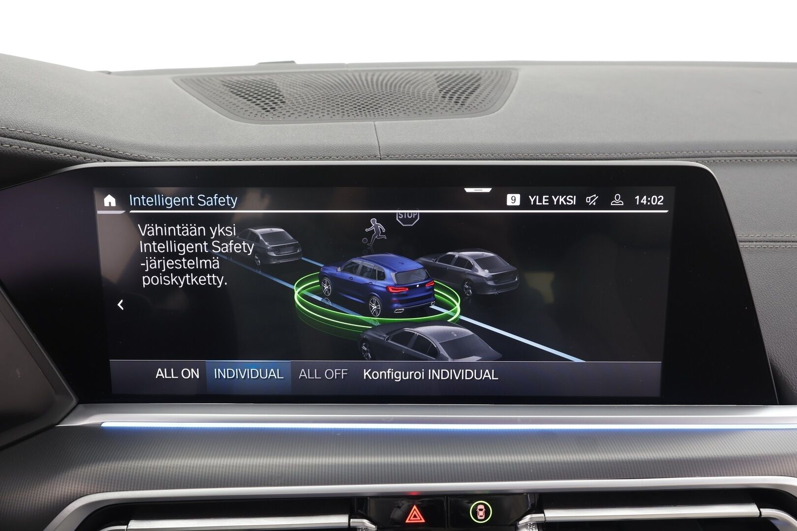 BMW X5 2022 G05 xDrive45e A Charged Edition M Sport * ACC / Lisälämmitin / Koukku / HUD / Panorama / Laser LED / Hifit / 360-Kamera / Muistipenkki * - 1.Om Suomi-auto / Merkkihuollettu / Kahdet Renkaat