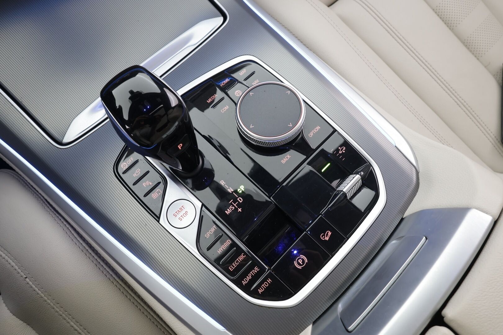 BMW X5 2022 G05 xDrive45e A Charged Edition M Sport * ACC / Lisälämmitin / Koukku / HUD / Panorama / Laser LED / Hifit / 360-Kamera / Muistipenkki * - 1.Om Suomi-auto / Merkkihuollettu / Kahdet Renkaat
