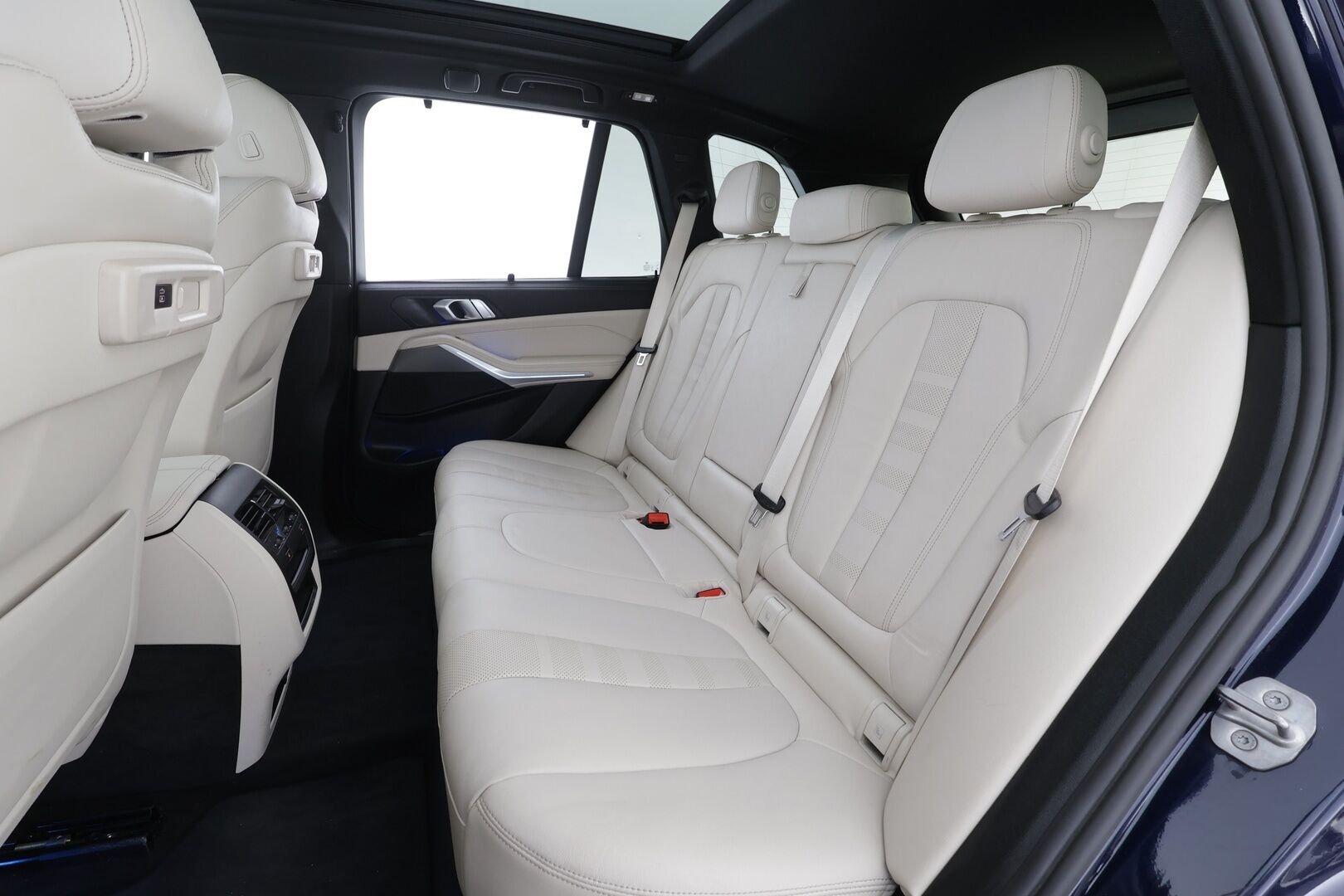 BMW X5 2022 G05 xDrive45e A Charged Edition M Sport * ACC / Lisälämmitin / Koukku / HUD / Panorama / Laser LED / Hifit / 360-Kamera / Muistipenkki * - 1.Om Suomi-auto / Merkkihuollettu / Kahdet Renkaat