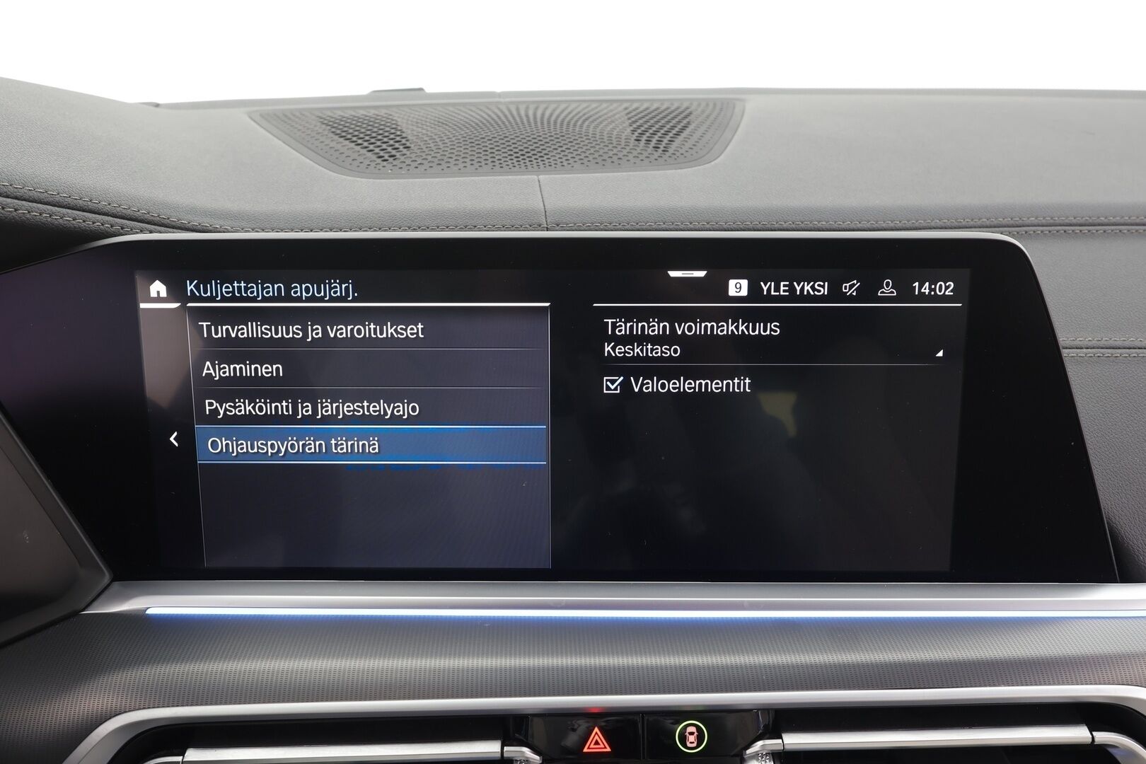 BMW X5 2022 G05 xDrive45e A Charged Edition M Sport * ACC / Lisälämmitin / Koukku / HUD / Panorama / Laser LED / Hifit / 360-Kamera / Muistipenkki * - 1.Om Suomi-auto / Merkkihuollettu / Kahdet Renkaat