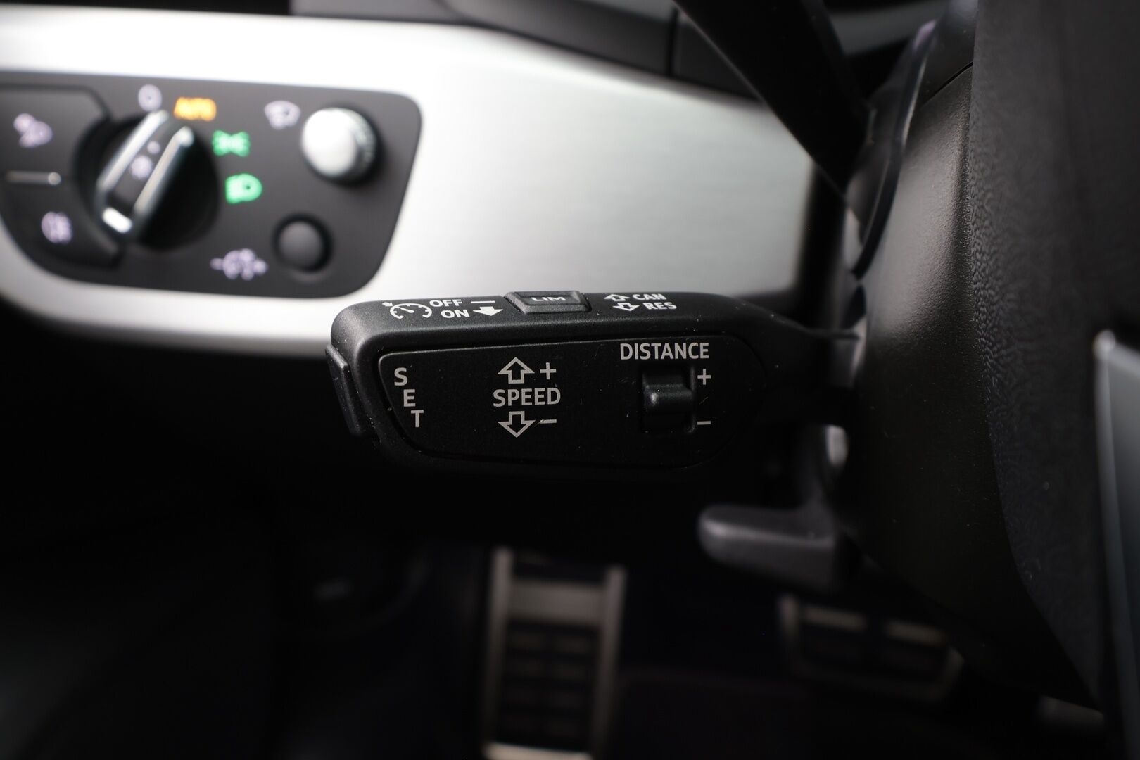 Audi A4 2022 Avant Business 40 TFSI 150 kW MHEV quattro S tronic * Webasto / ACC / Matrix / P.kamera / Muistipenkki / Navi * - 1-om Suomi-auto / Kahdet renkaat 