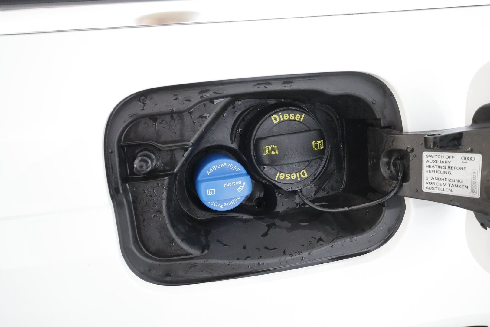 Audi A4 2022 Avant Business 40 TFSI 150 kW MHEV quattro S tronic * Webasto / ACC / Matrix / P.kamera / Muistipenkki / Navi * - 1-om Suomi-auto / Kahdet renkaat 