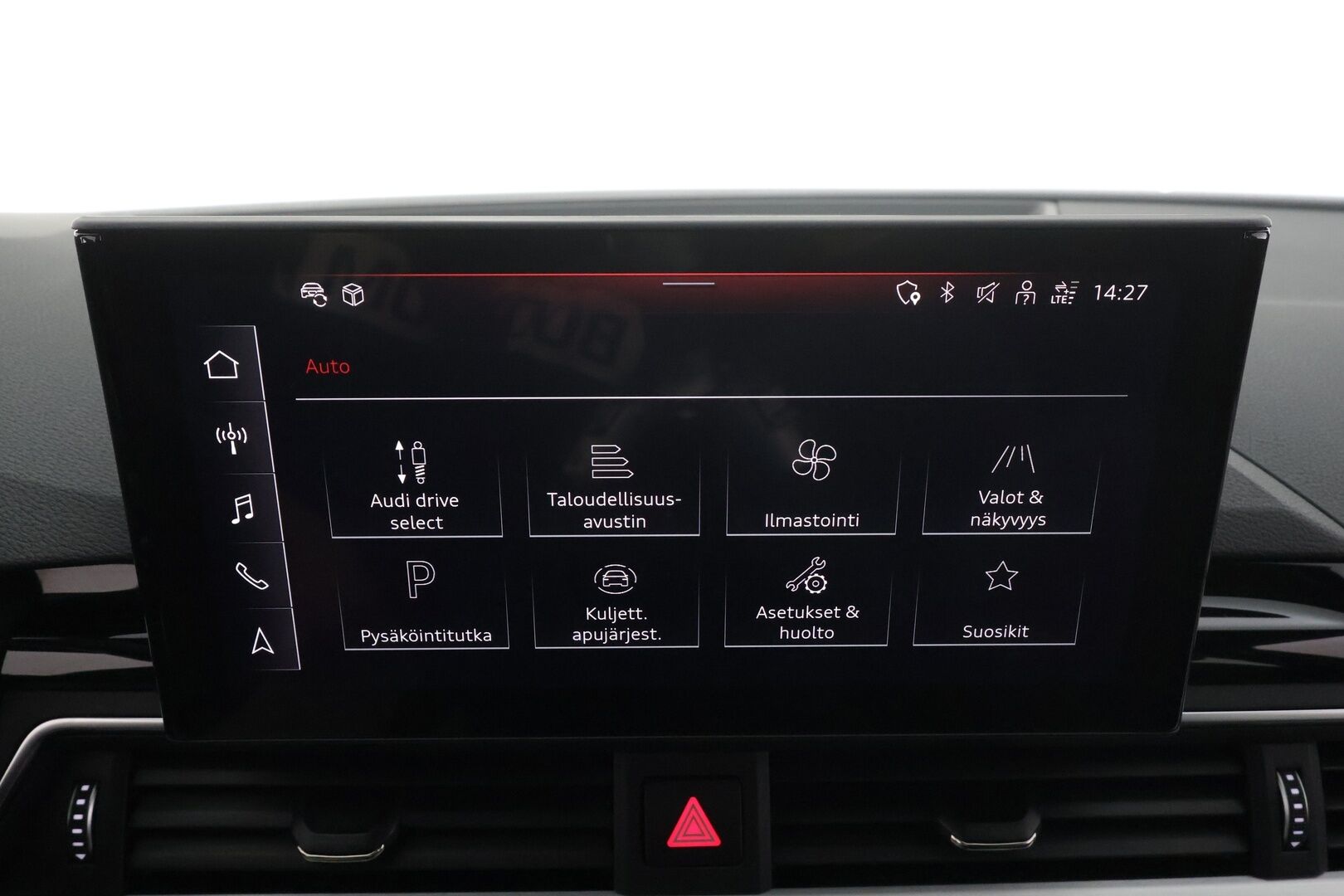 Audi A4 2022 Avant Business 40 TFSI 150 kW MHEV quattro S tronic * Webasto / ACC / Matrix / P.kamera / Muistipenkki / Navi * - 1-om Suomi-auto / Kahdet renkaat 