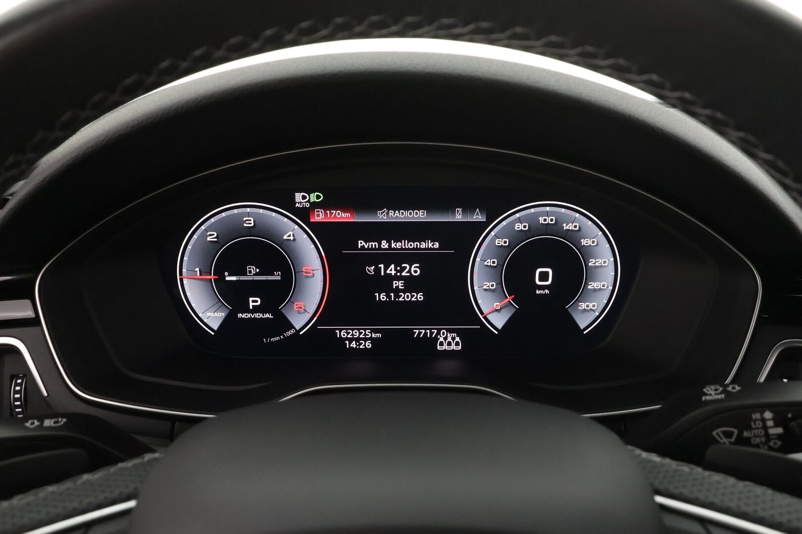 Audi A4 2022 Avant Business 40 TFSI 150 kW MHEV quattro S tronic * Webasto / ACC / Matrix / P.kamera / Muistipenkki / Navi * - 1-om Suomi-auto / Kahdet renkaat 