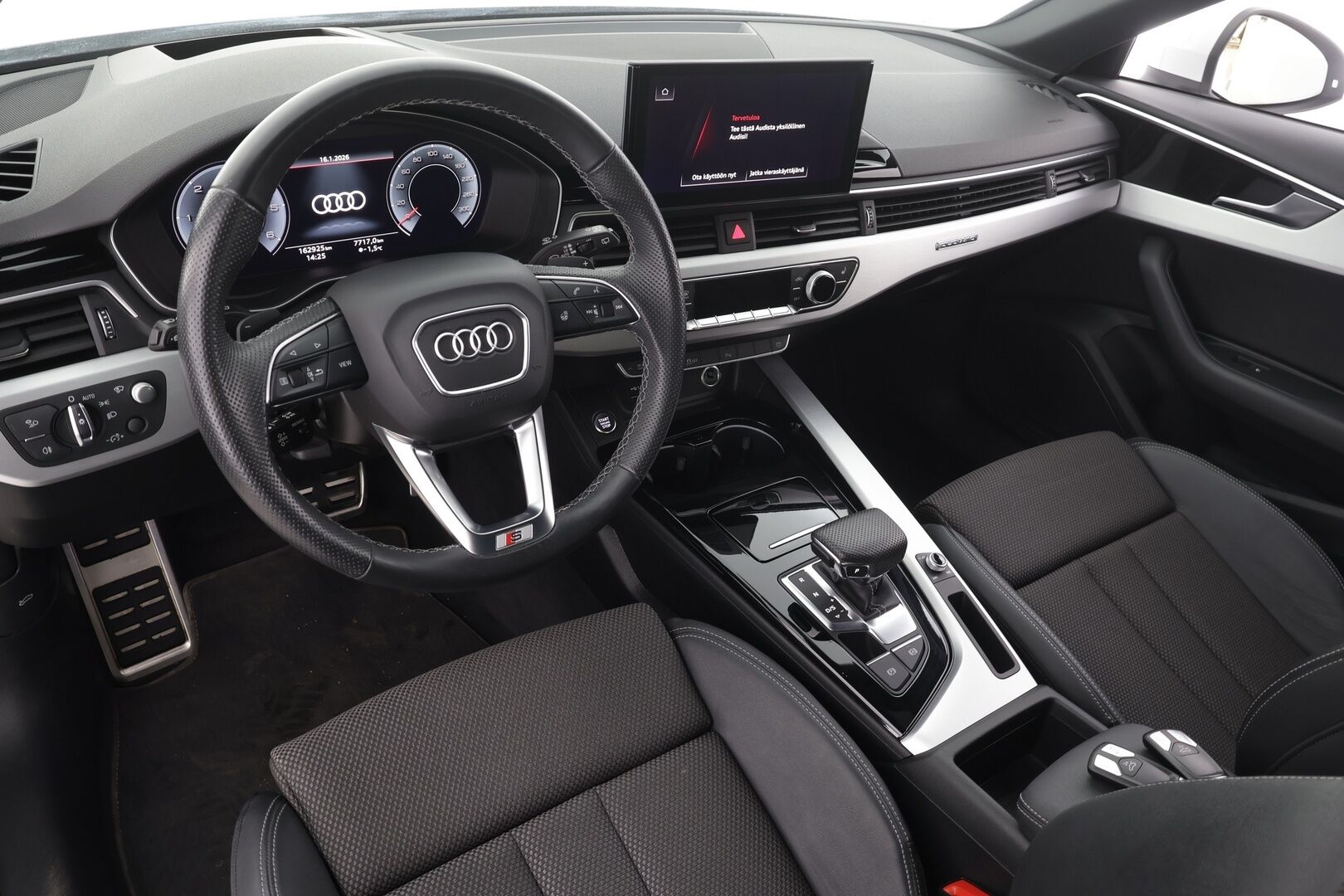 Audi A4 2022 Avant Business 40 TFSI 150 kW MHEV quattro S tronic * Webasto / ACC / Matrix / P.kamera / Muistipenkki / Navi * - 1-om Suomi-auto / Kahdet renkaat 