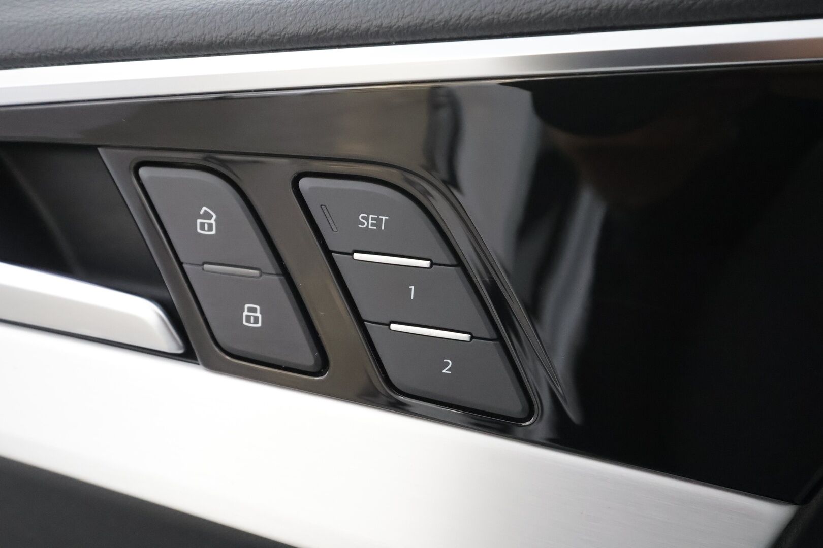 Audi A4 2022 Avant Business 40 TFSI 150 kW MHEV quattro S tronic * Webasto / ACC / Matrix / P.kamera / Muistipenkki / Navi * - 1-om Suomi-auto / Kahdet renkaat 