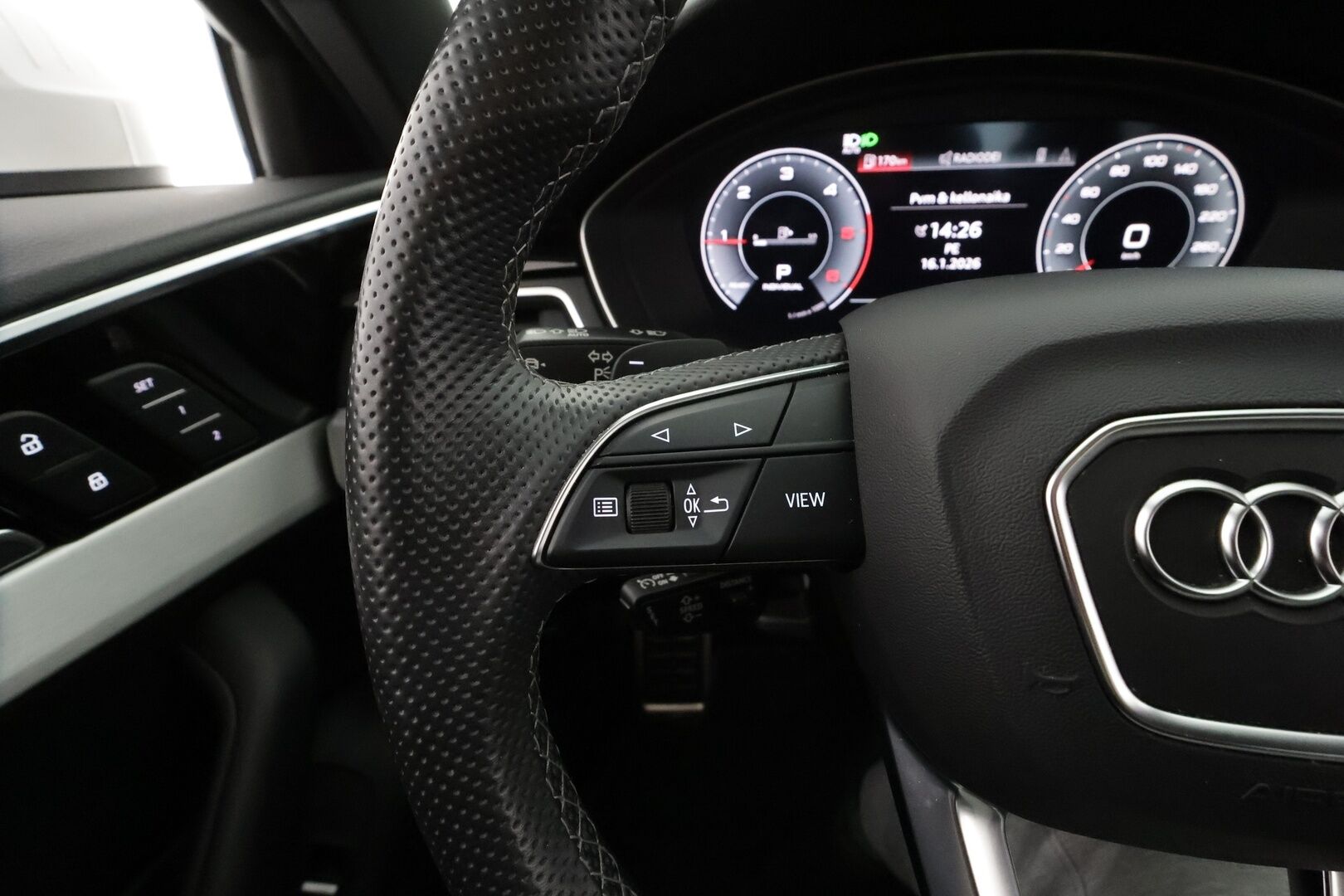 Audi A4 2022 Avant Business 40 TFSI 150 kW MHEV quattro S tronic * Webasto / ACC / Matrix / P.kamera / Muistipenkki / Navi * - 1-om Suomi-auto / Kahdet renkaat 