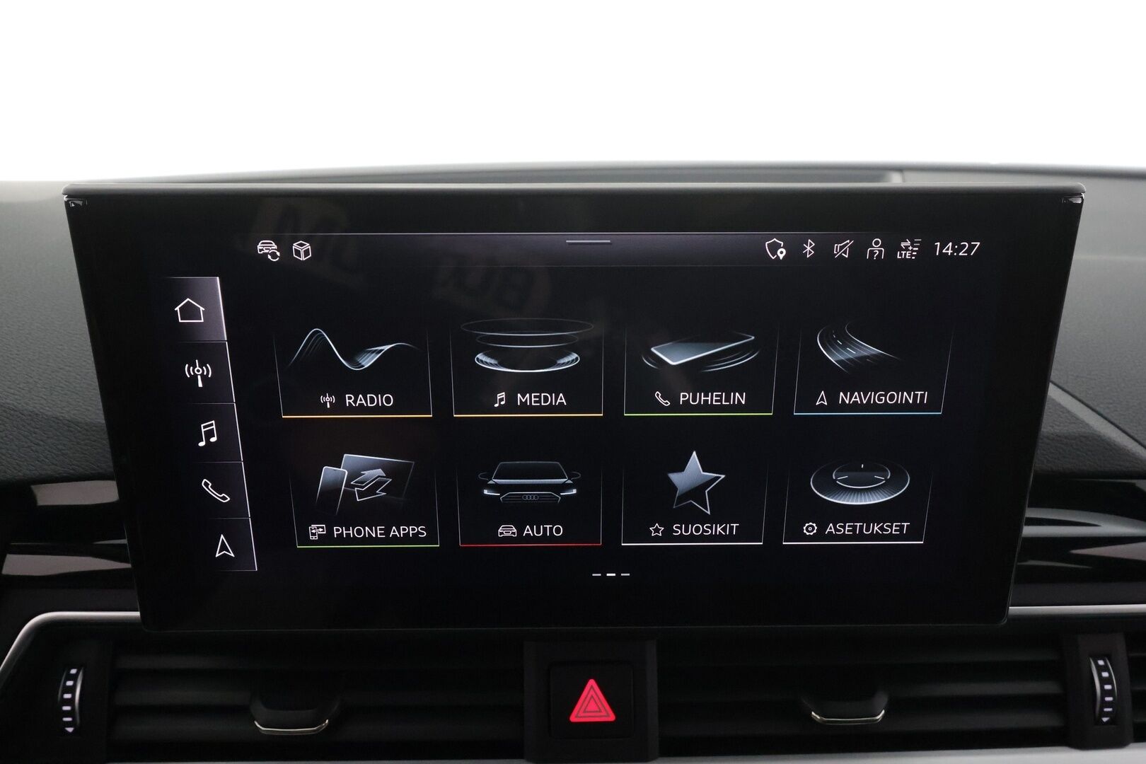 Audi A4 2022 Avant Business 40 TFSI 150 kW MHEV quattro S tronic * Webasto / ACC / Matrix / P.kamera / Muistipenkki / Navi * - 1-om Suomi-auto / Kahdet renkaat 