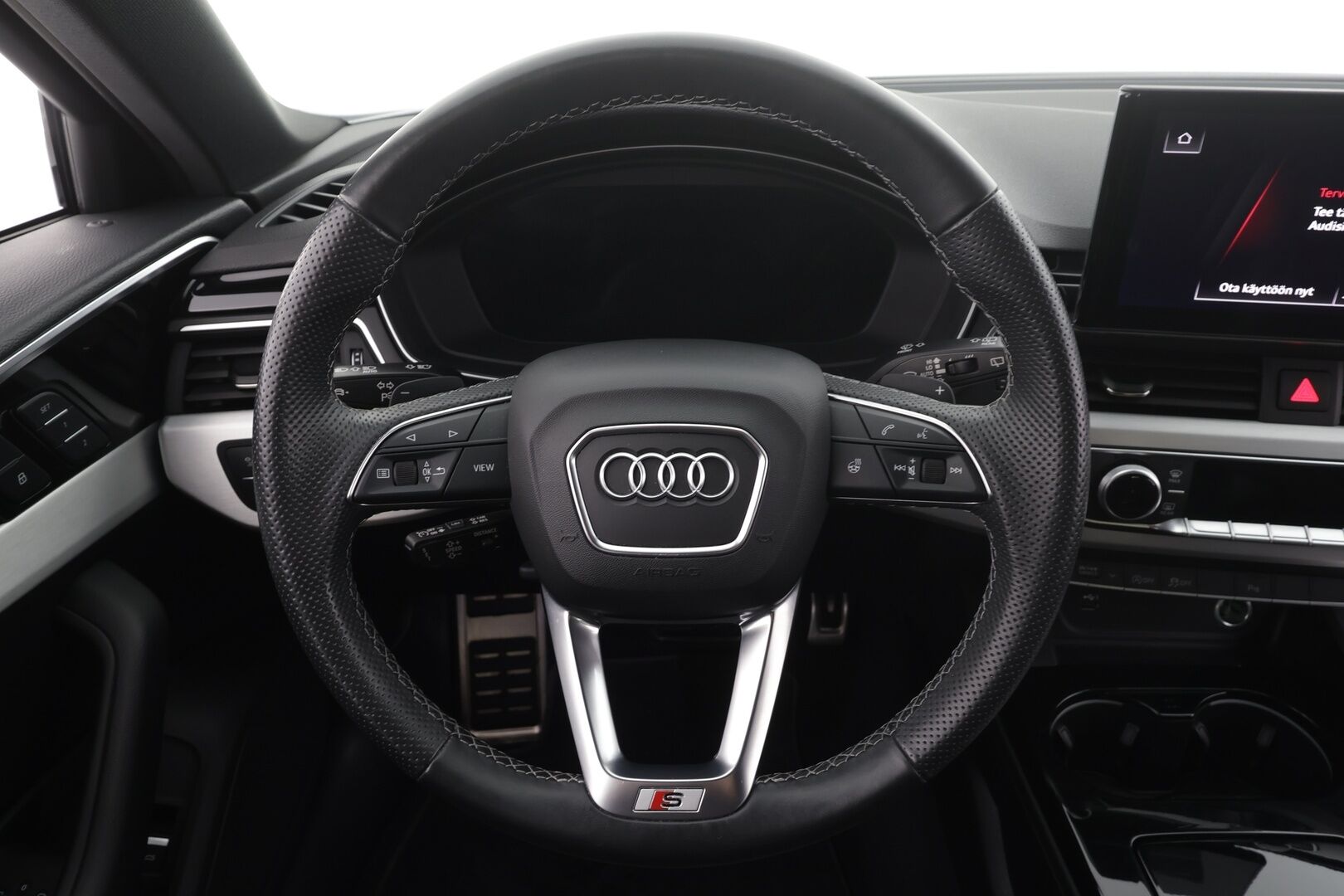 Audi A4 2022 Avant Business 40 TFSI 150 kW MHEV quattro S tronic * Webasto / ACC / Matrix / P.kamera / Muistipenkki / Navi * - 1-om Suomi-auto / Kahdet renkaat 