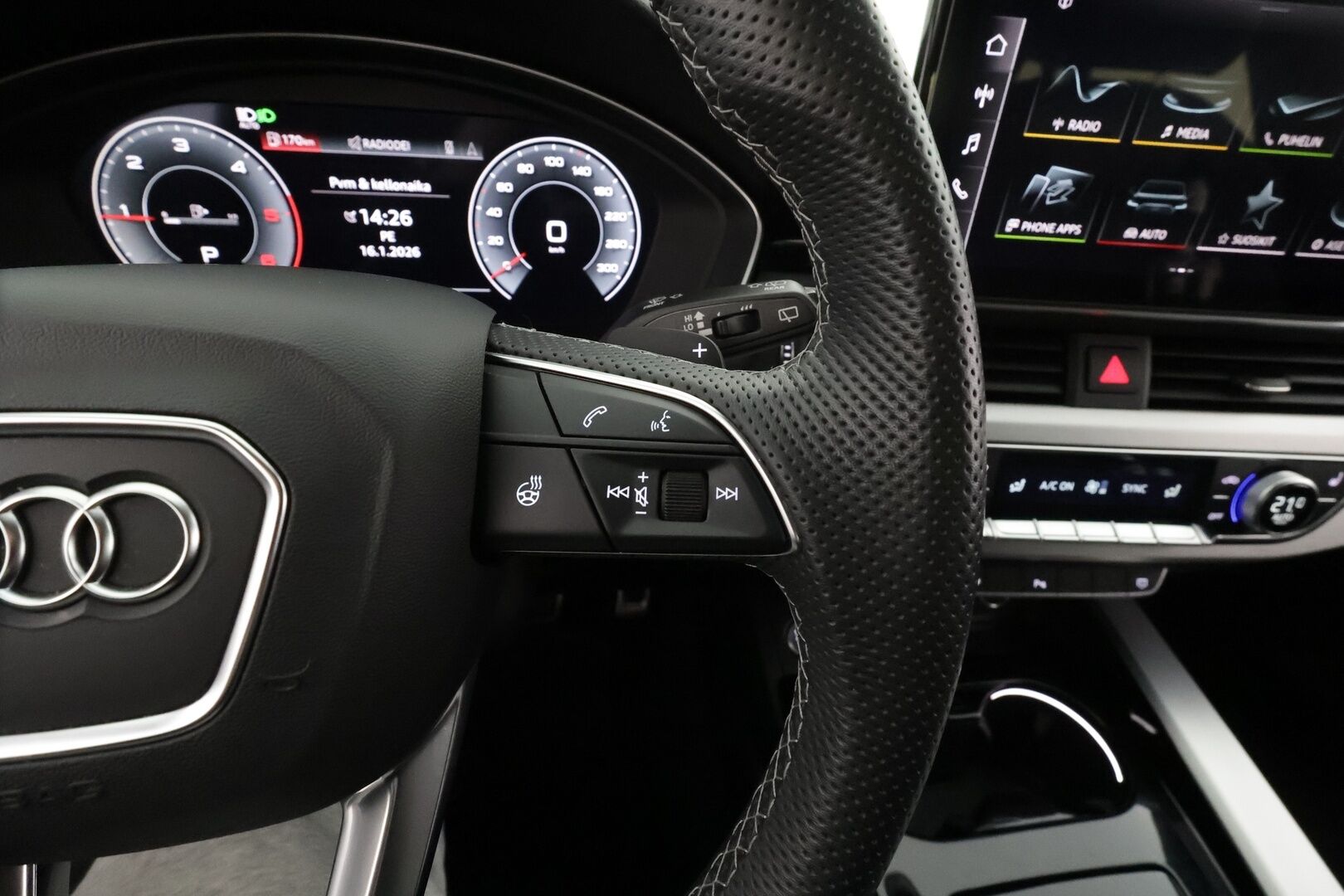 Audi A4 2022 Avant Business 40 TFSI 150 kW MHEV quattro S tronic * Webasto / ACC / Matrix / P.kamera / Muistipenkki / Navi * - 1-om Suomi-auto / Kahdet renkaat 