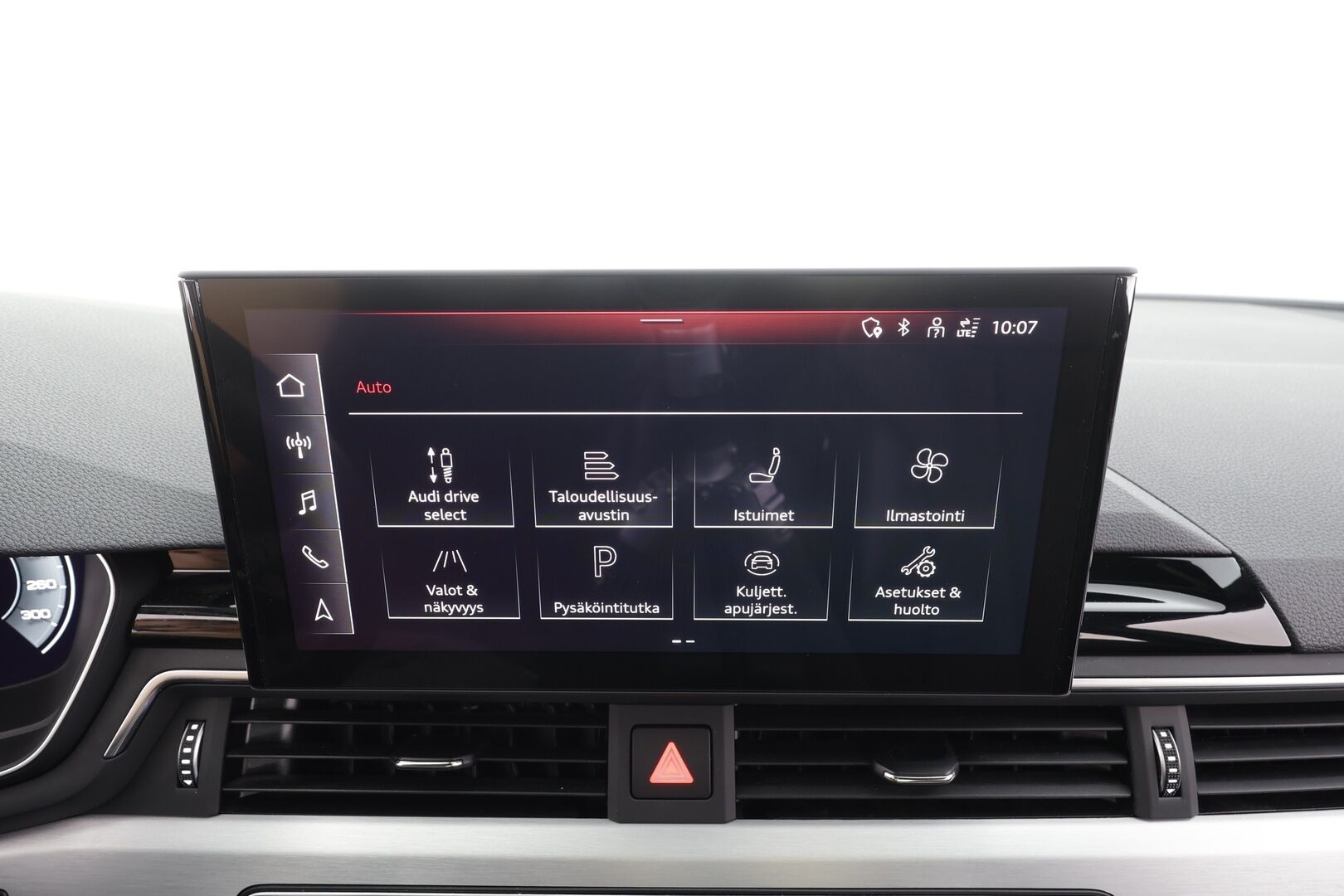 Audi A4 2022 Sedan Business S line 40 TFSI 150 kW MHEV quattro S tronic - | ACC | Webasto | Koukku | Matrix-LED | P.Kamera | Sporttipenkit | Digimittaristo | Apple&Android | 1.Om Suomi-auto | Kahdet Renkaat | Merkkihuollettu |