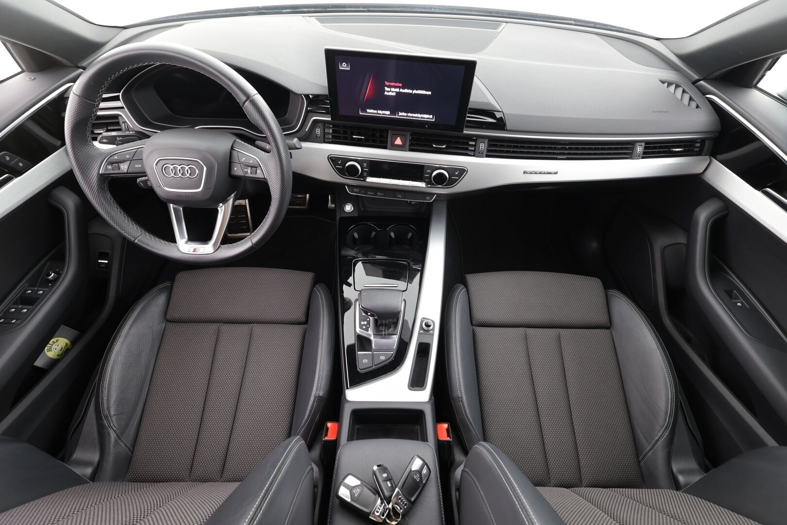 Audi A4 2022 Sedan Business S line 40 TFSI 150 kW MHEV quattro S tronic - | ACC | Webasto | Koukku | Matrix-LED | P.Kamera | Sporttipenkit | Digimittaristo | Apple&Android | 1.Om Suomi-auto | Kahdet Renkaat | Merkkihuollettu |