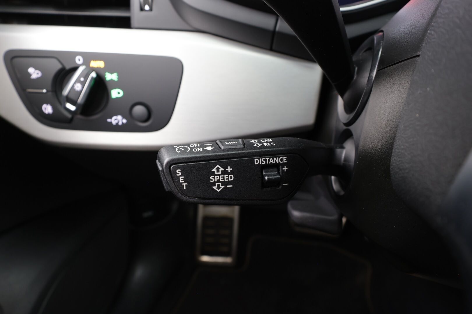 Audi A4 2022 Sedan Business S line 40 TFSI 150 kW MHEV quattro S tronic - | ACC | Webasto | Koukku | Matrix-LED | P.Kamera | Sporttipenkit | Digimittaristo | Apple&Android | 1.Om Suomi-auto | Kahdet Renkaat | Merkkihuollettu |
