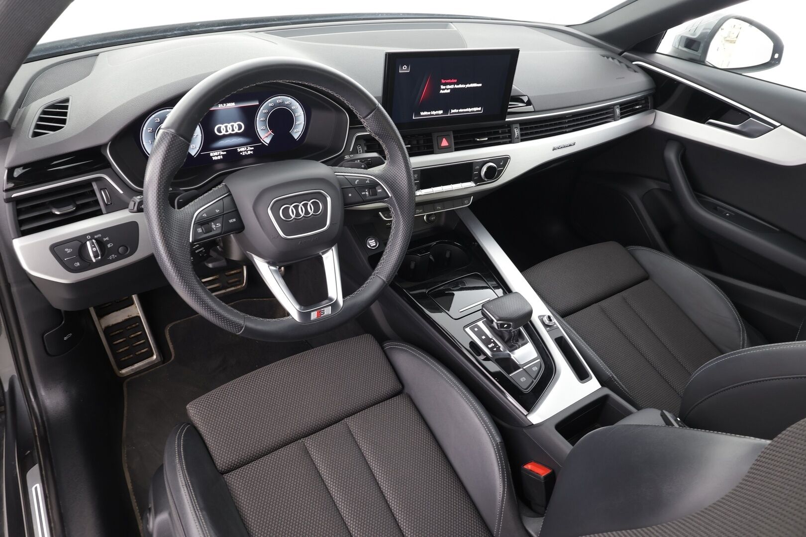 Audi A4 2022 Sedan Business S line 40 TFSI 150 kW MHEV quattro S tronic - | ACC | Webasto | Koukku | Matrix-LED | P.Kamera | Sporttipenkit | Digimittaristo | Apple&Android | 1.Om Suomi-auto | Kahdet Renkaat | Merkkihuollettu |