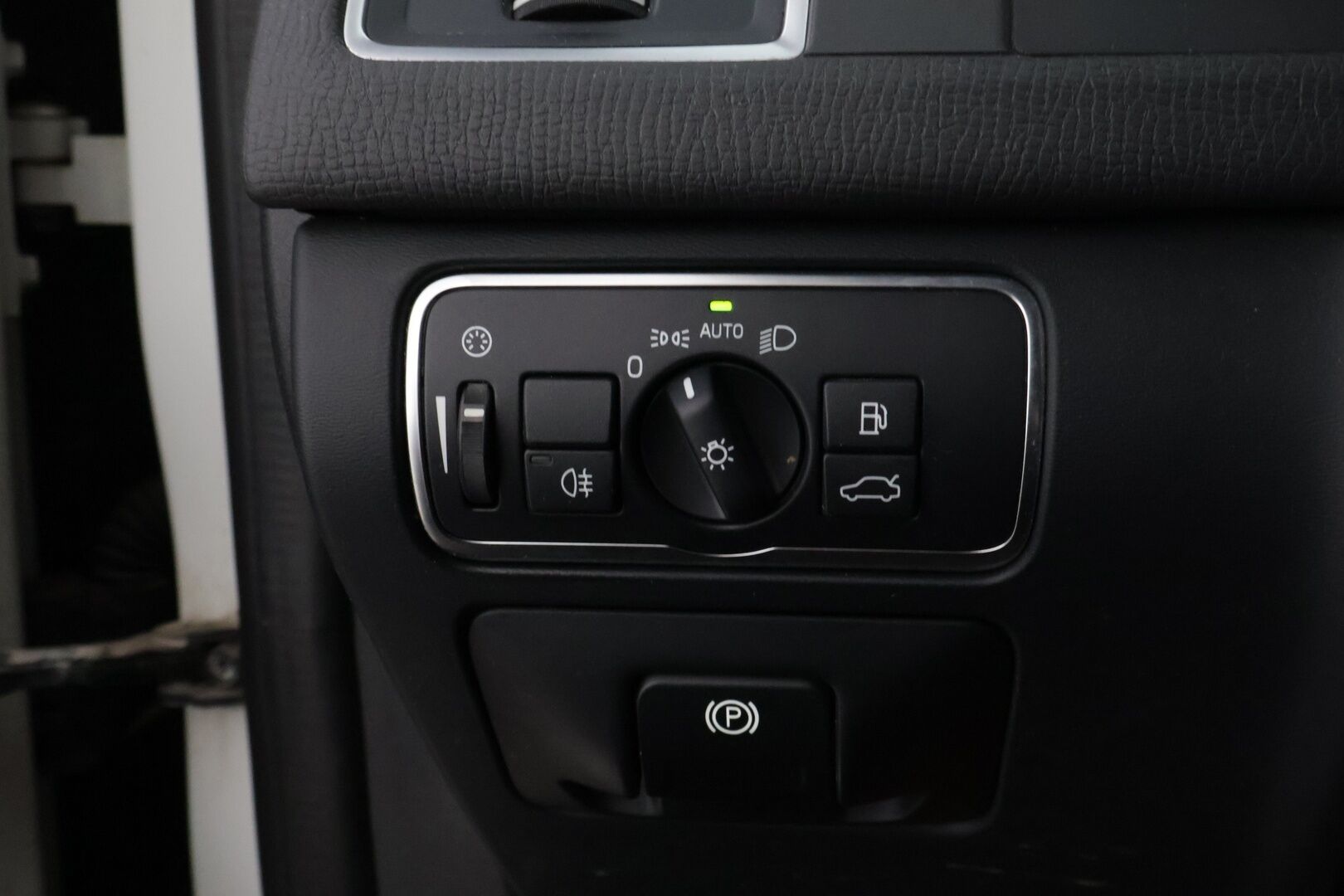 Volvo XC60 2016 D3 Classic Summum aut - Webasto | Adapt.Vakkari | Koukku | Nahkasisusta | High Perf Audio | Muistipenkki | BLIS | Digimittari