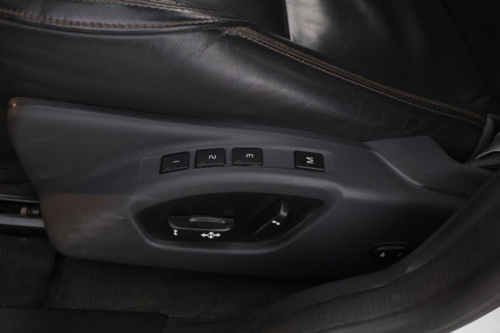 Volvo XC60 2016 D3 Classic Summum aut - Webasto | Adapt.Vakkari | Koukku | Nahkasisusta | High Perf Audio | Muistipenkki | BLIS | Digimittari