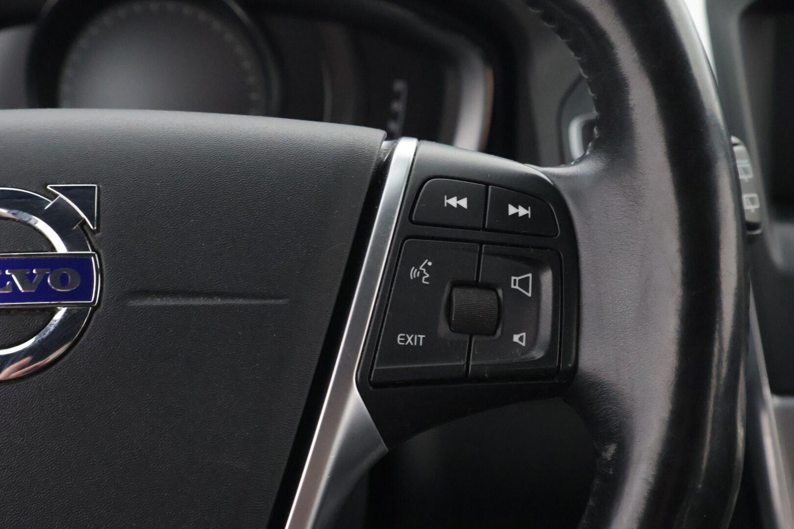 Volvo XC60 2016 D3 Classic Summum aut - Webasto | Adapt.Vakkari | Koukku | Nahkasisusta | High Perf Audio | Muistipenkki | BLIS | Digimittari