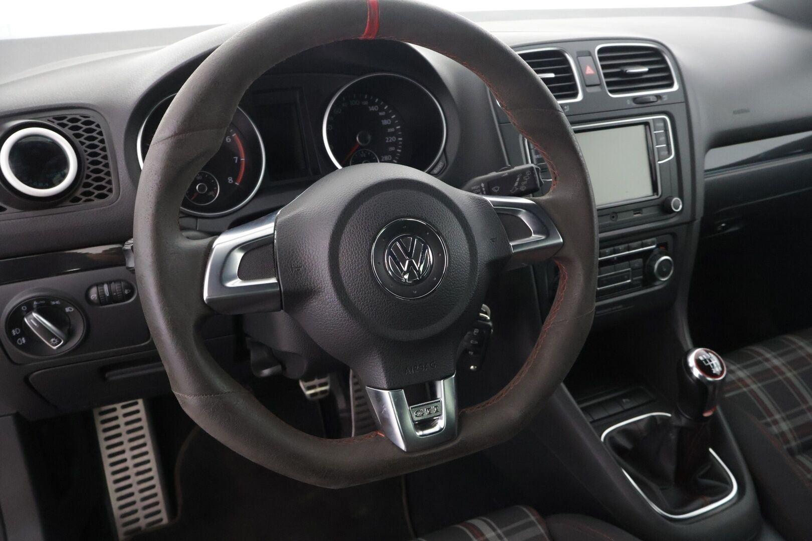 Volkswagen Golf 2010 GTI 2,0 155 kW (210 hv) 2-ovinen   *Maxton / Vakkari / Jakoketju uusittu 140tkm / Myydään huutokaupat.com*