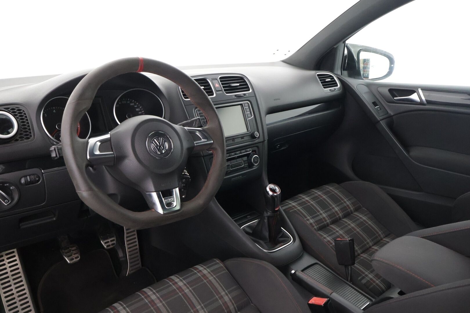 Volkswagen Golf 2010 GTI 2,0 155 kW (210 hv) 2-ovinen   *Maxton / Vakkari / Jakoketju uusittu 140tkm / Myydään huutokaupat.com*