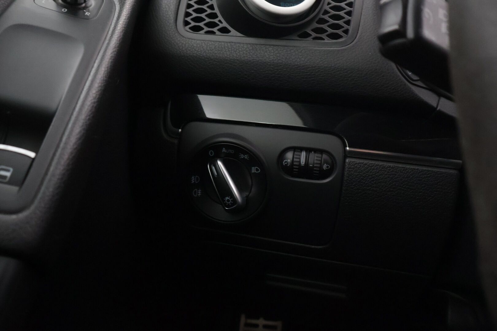 Volkswagen Golf 2010 GTI 2,0 155 kW (210 hv) 2-ovinen   *Maxton / Vakkari / Jakoketju uusittu 140tkm / Myydään huutokaupat.com*