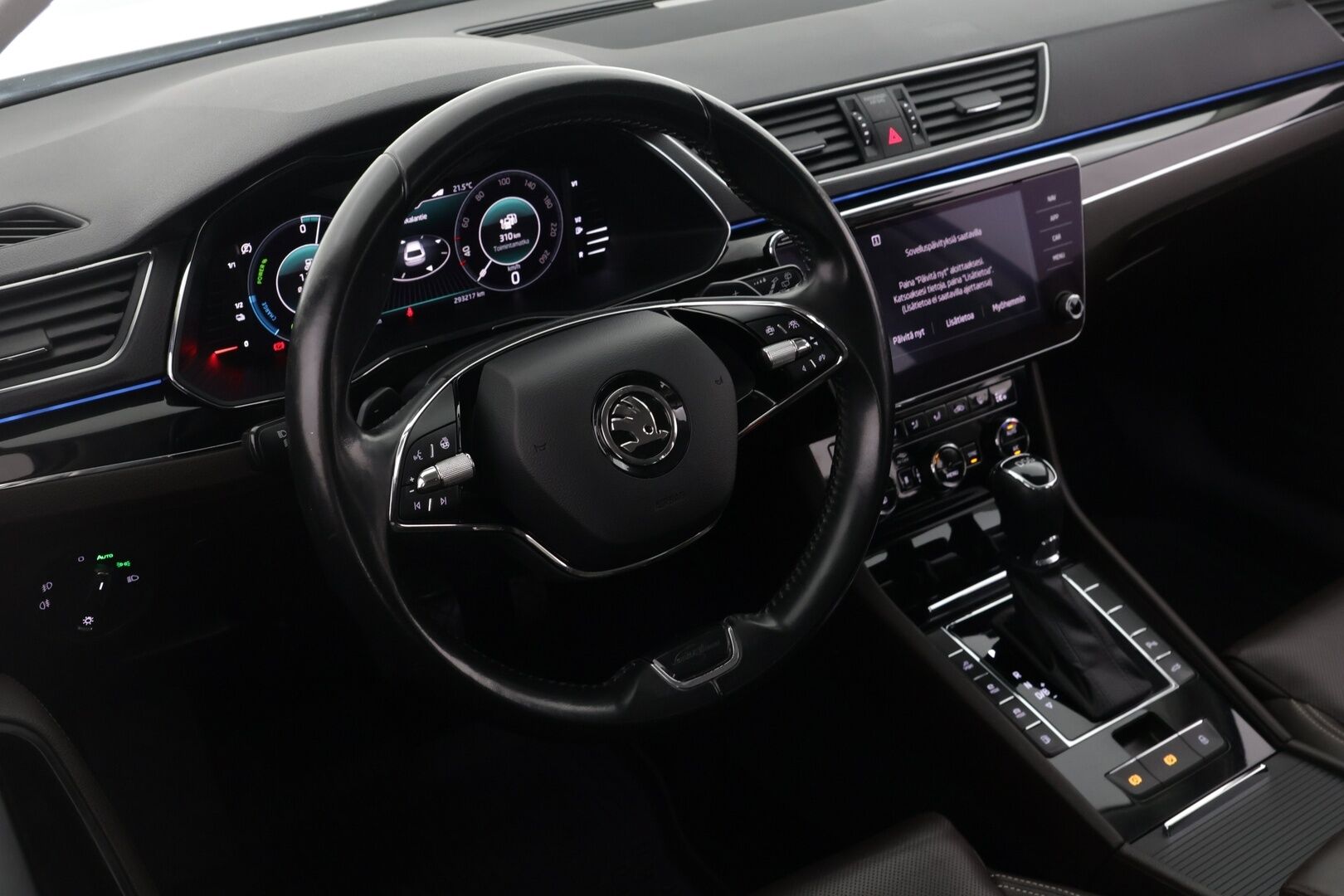 Skoda Superb 2021 Combi 1,4 TSI PHEV L&K iV DSG Autom. - ACC | L&K | Canton Sound System |  Ilmastoidut muistipenkit | P. Kamera | Ratinlämmitin | Webasto | Apple & Android Carplay | Navi | BLIS | Sähk. Takaluukku | Vetokoukku | Ambient Light. |