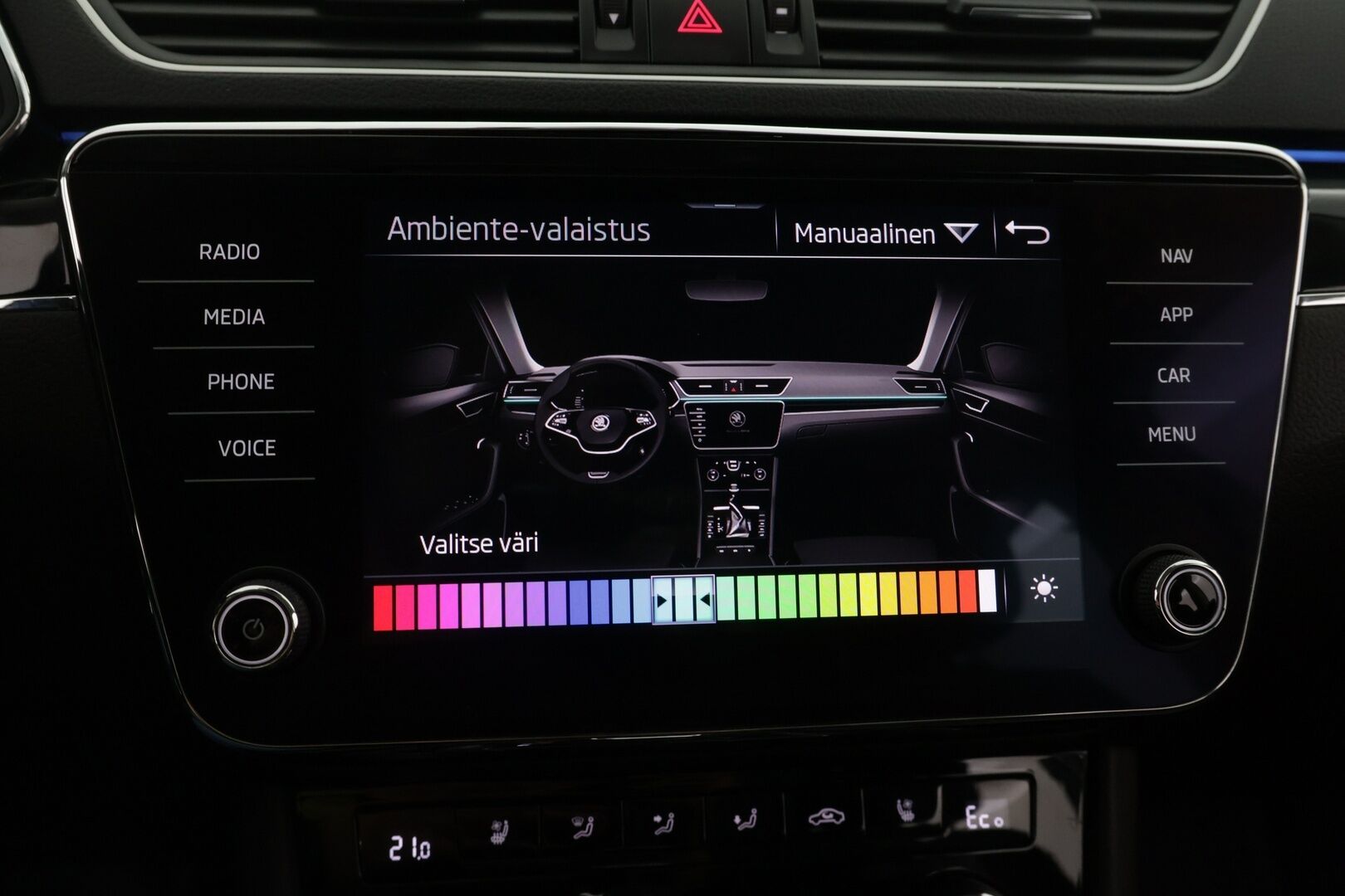 Skoda Superb 2021 Combi 1,4 TSI PHEV L&K iV DSG Autom. - ACC | L&K | Canton Sound System |  Ilmastoidut muistipenkit | P. Kamera | Ratinlämmitin | Webasto | Apple & Android Carplay | Navi | BLIS | Sähk. Takaluukku | Vetokoukku | Ambient Light. |