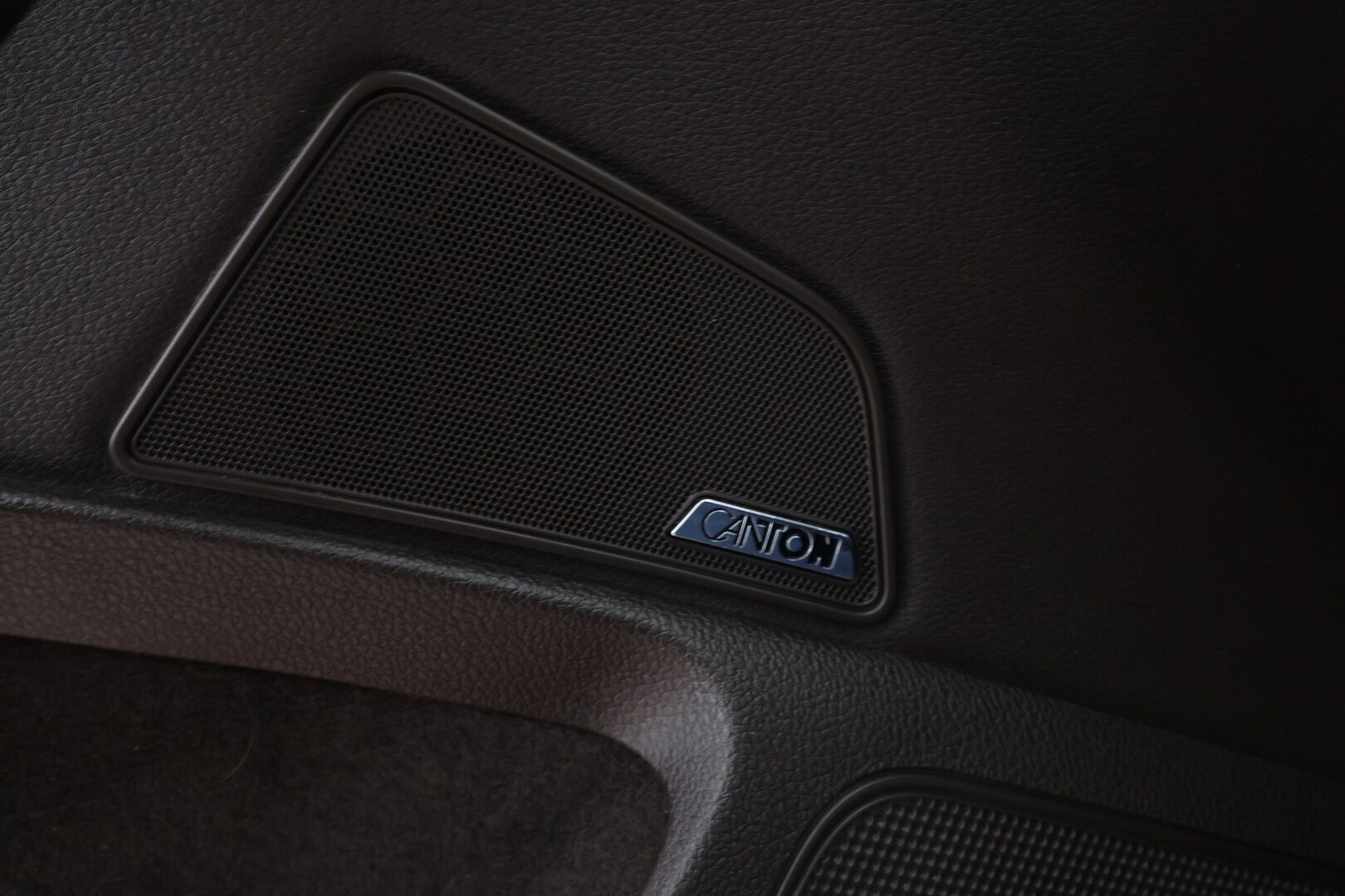 Skoda Superb 2021 Combi 1,4 TSI PHEV L&K iV DSG Autom. - ACC | L&K | Canton Sound System |  Ilmastoidut muistipenkit | P. Kamera | Ratinlämmitin | Webasto | Apple & Android Carplay | Navi | BLIS | Sähk. Takaluukku | Vetokoukku | Ambient Light. |