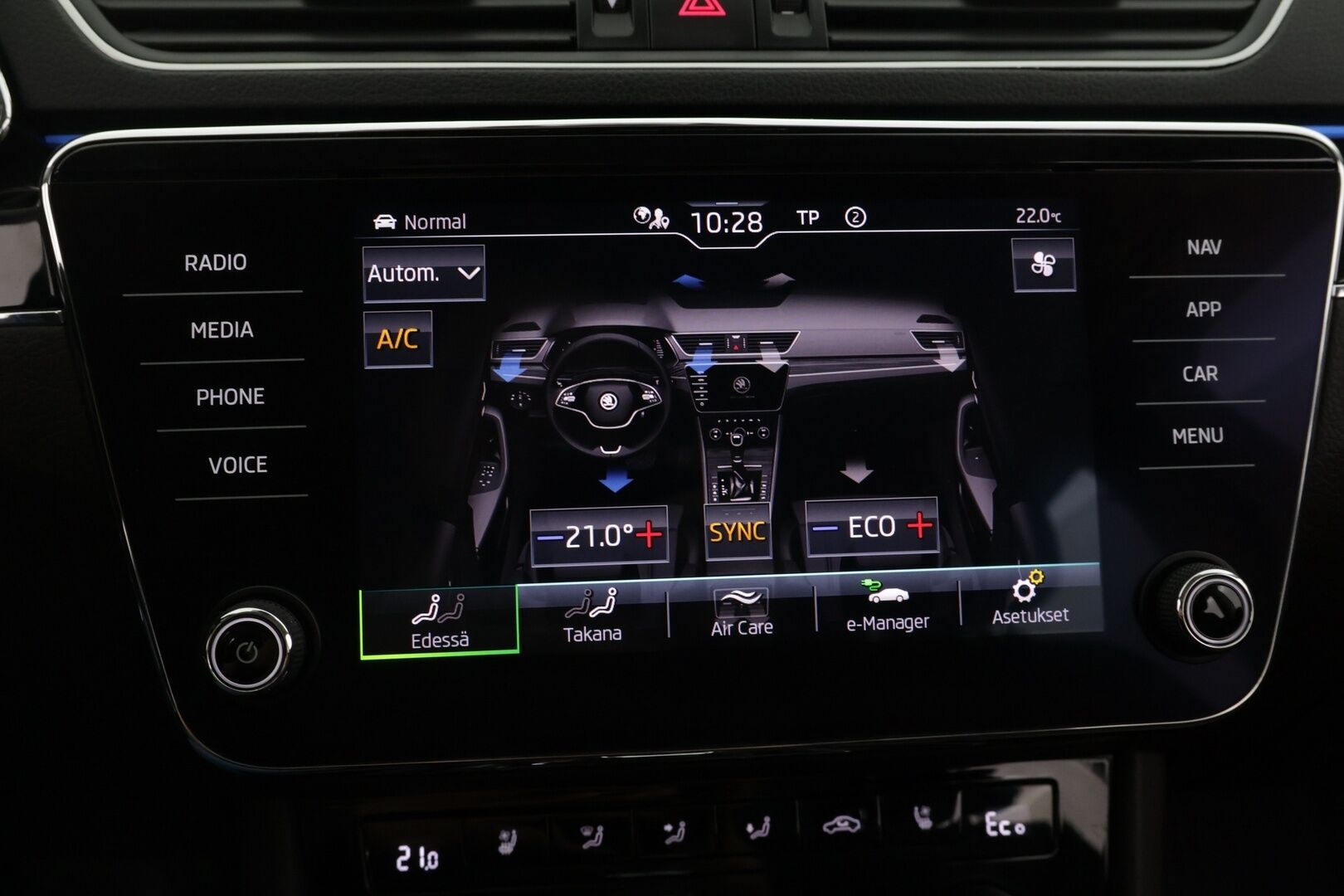 Skoda Superb 2021 Combi 1,4 TSI PHEV L&K iV DSG Autom. - ACC | L&K | Canton Sound System |  Ilmastoidut muistipenkit | P. Kamera | Ratinlämmitin | Webasto | Apple & Android Carplay | Navi | BLIS | Sähk. Takaluukku | Vetokoukku | Ambient Light. |