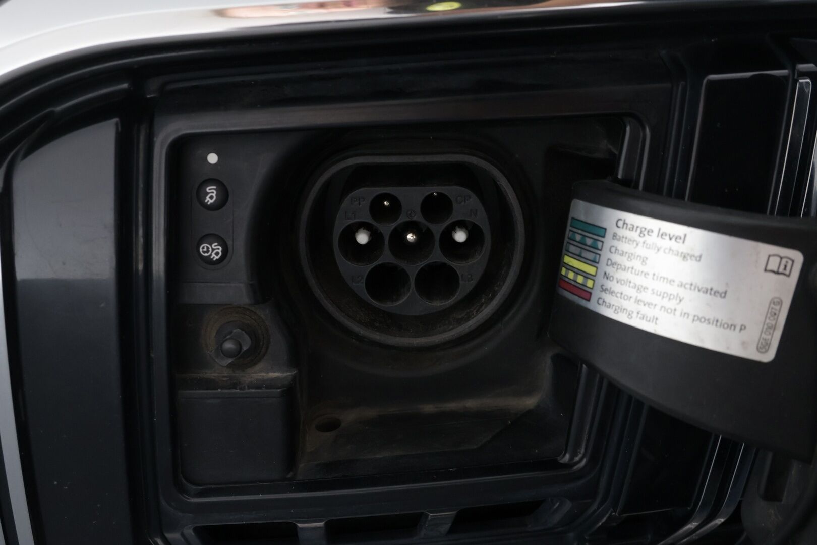 Skoda Superb 2021 Combi 1,4 TSI PHEV L&K iV DSG Autom. - ACC | L&K | Canton Sound System |  Ilmastoidut muistipenkit | P. Kamera | Ratinlämmitin | Webasto | Apple & Android Carplay | Navi | BLIS | Sähk. Takaluukku | Vetokoukku | Ambient Light. |