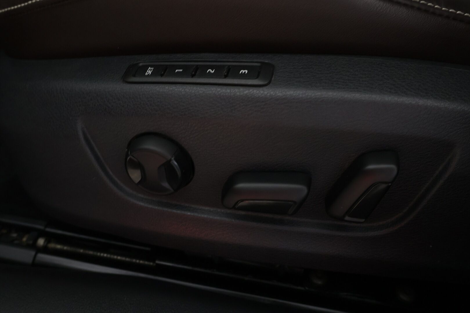 Skoda Superb 2021 Combi 1,4 TSI PHEV L&K iV DSG Autom. - ACC | L&K | Canton Sound System |  Ilmastoidut muistipenkit | P. Kamera | Ratinlämmitin | Webasto | Apple & Android Carplay | Navi | BLIS | Sähk. Takaluukku | Vetokoukku | Ambient Light. |