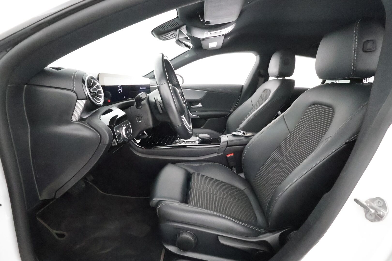 Mercedes-Benz CLA 2022 Mallitarkenne 180 A Shooting Brake Business **1.Om Suomi-auto / Widescreen / P. Kamera / LED-High Performance** - Kaistavahti / 2x Renkaat