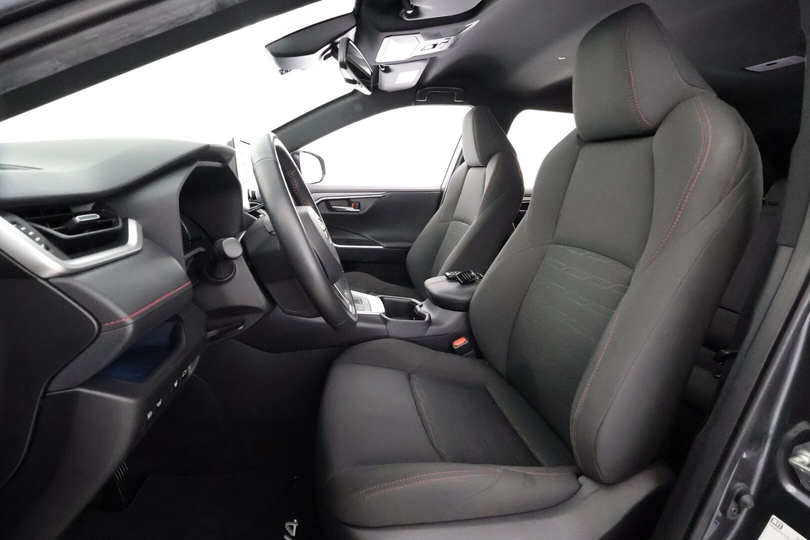 Toyota RAV4 Plug-in 2022 Hybrid 2,5 AWD-i Active - | ACC | LED | P.Kamera | Sähköpenkki | Katveavustin | Navi | Kaistavahti | Keyless | 1-om Suomi-auto | Kahdet renkaat | Merkkihuollot |