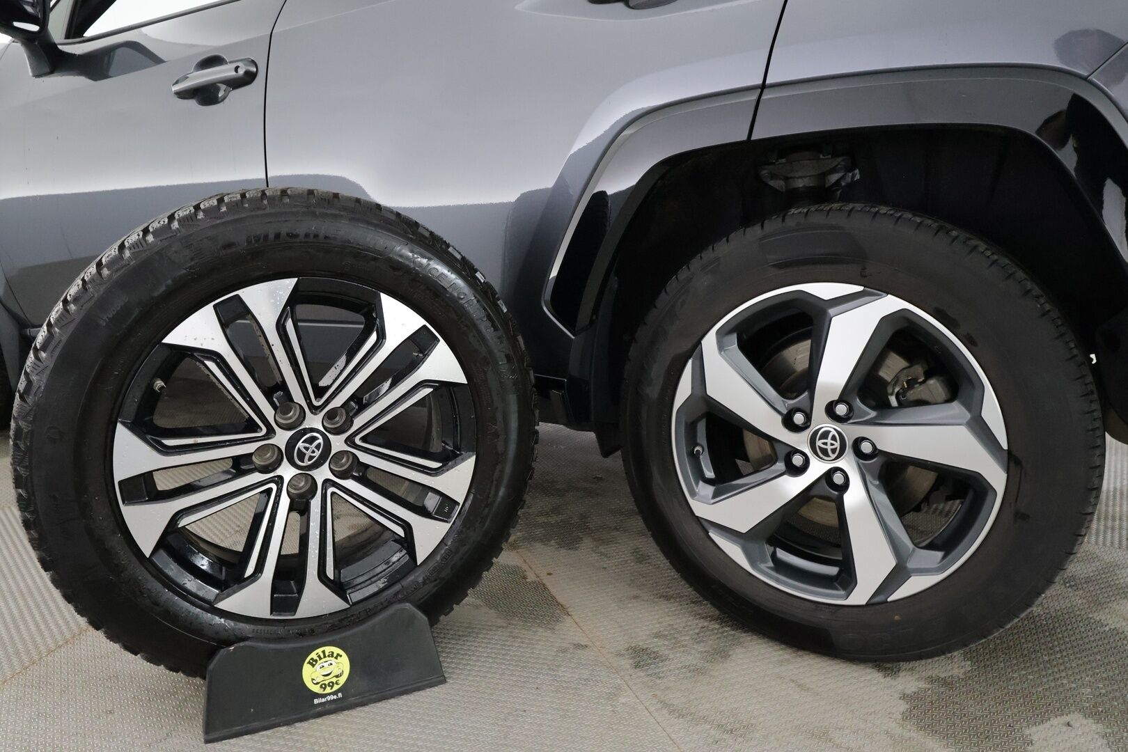 Toyota RAV4 Plug-in 2022 Hybrid 2,5 AWD-i Active - | ACC | LED | P.Kamera | Sähköpenkki | Katveavustin | Navi | Kaistavahti | Keyless | 1-om Suomi-auto | Kahdet renkaat | Merkkihuollot |