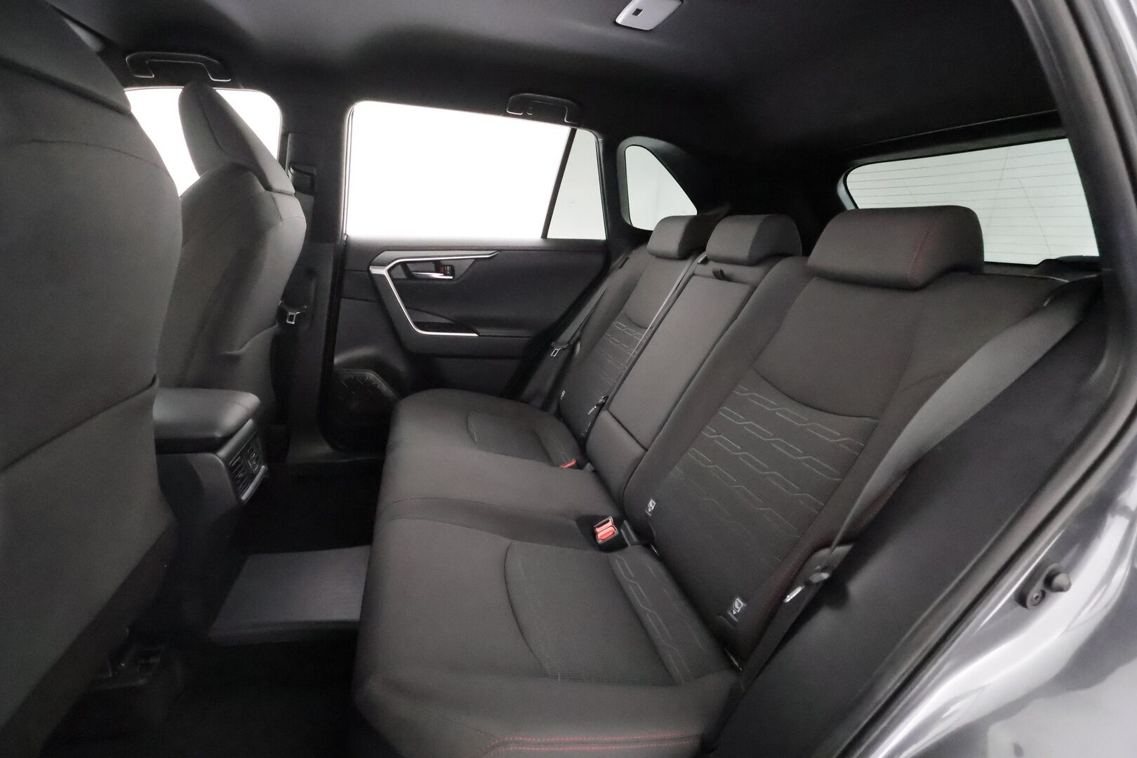 Toyota RAV4 Plug-in 2022 Hybrid 2,5 AWD-i Active - | ACC | LED | P.Kamera | Sähköpenkki | Katveavustin | Navi | Kaistavahti | Keyless | 1-om Suomi-auto | Kahdet renkaat | Merkkihuollot |