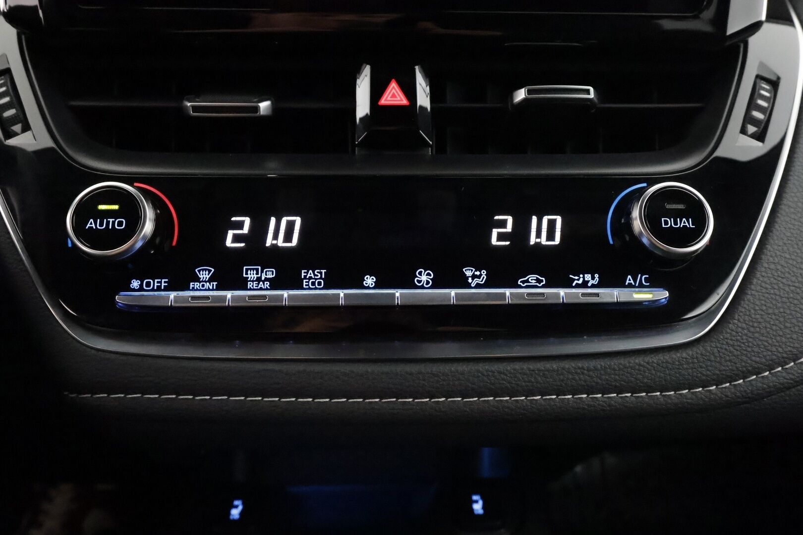 Toyota Corolla 2022 Touring Sports 2,0 Hybrid Active Business - | Webasto | ACC | LED | P.kamera | Navi | Kaistavahti | Keyless | Merkkihuollot | Kahdet renkaat | Suomi-auto |