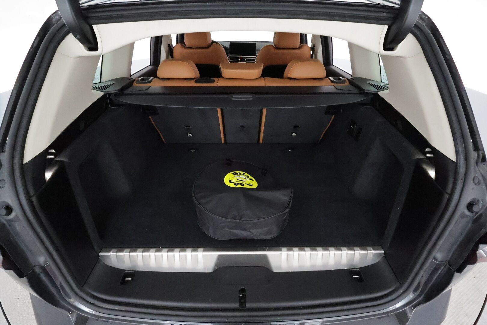 BMW X3 2022 G01 xDrive 30e A Charged Edition **Vakkari / Hifi / P.kamera / LED / Navi / Digimittaristo** - 3,99 % KORKOTARJOUS TÄHÄN AUTOON 21.9. ASTI! - Akku kuntotarkastettu SOH 94.5% / 1.Om Suomi-auto / Kahdet renkaat aluvanteilla / Merkkihuollettu