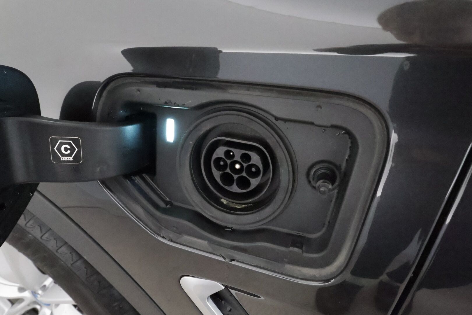 BMW X3 2022 G01 xDrive 30e A Charged Edition **Vakkari / Hifi / P.kamera / LED / Navi / Digimittaristo** - 3,99 % KORKOTARJOUS TÄHÄN AUTOON 21.9. ASTI! - Akku kuntotarkastettu SOH 94.5% / 1.Om Suomi-auto / Kahdet renkaat aluvanteilla / Merkkihuollettu