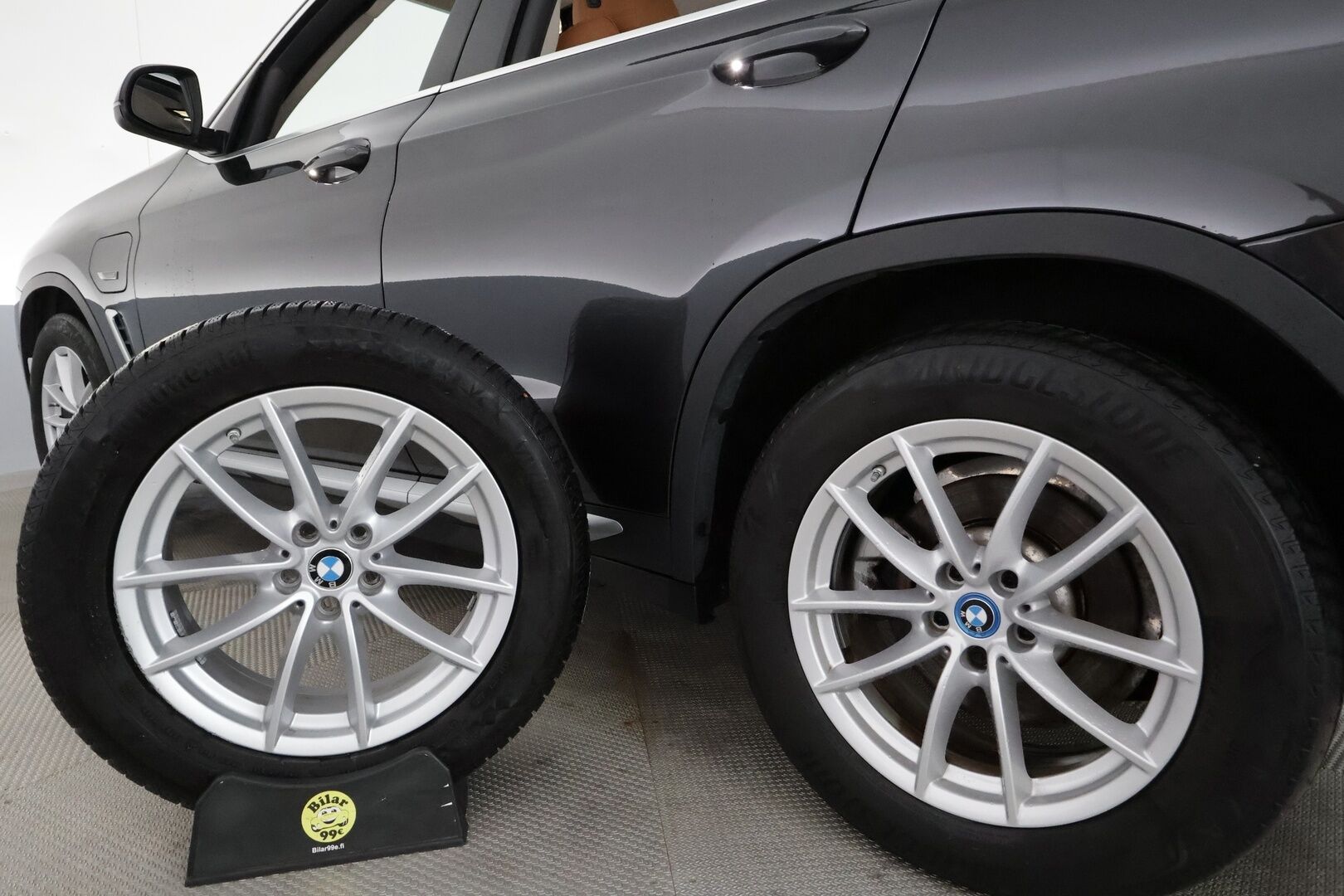BMW X3 2022 G01 xDrive 30e A Charged Edition **Vakkari / Hifi / P.kamera / LED / Navi / Digimittaristo** - 3,99 % KORKOTARJOUS TÄHÄN AUTOON 21.9. ASTI! - Akku kuntotarkastettu SOH 94.5% / 1.Om Suomi-auto / Kahdet renkaat aluvanteilla / Merkkihuollettu