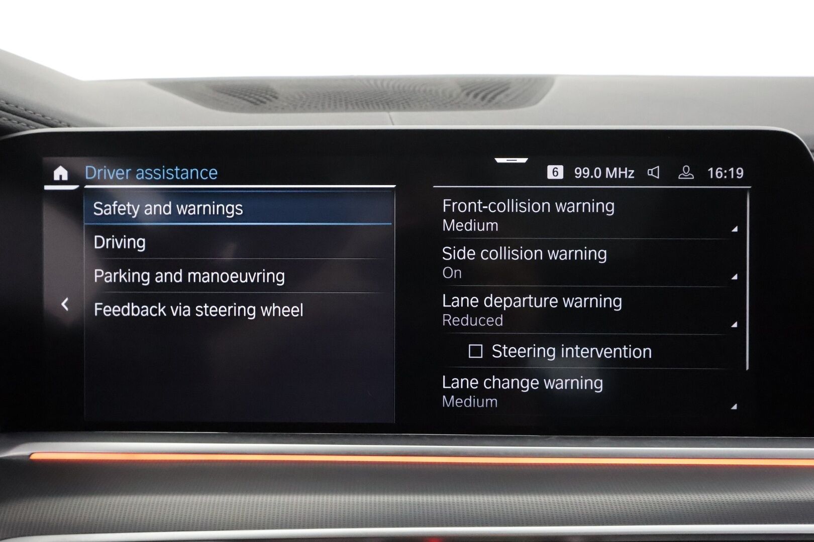 BMW X5 2022 G05 xDrive45e A Charged Edition M Sport - | ACC | Lisälämmitin | Koukku | Hifit | Panorama | Laser Light LED | HUD | Sähköpenkki | 360-Kamera | Comfort access | Ilma-alusta |  Apple & Android | Suomi-auto | Kahdet Renkaat | Merkkihuollettu |