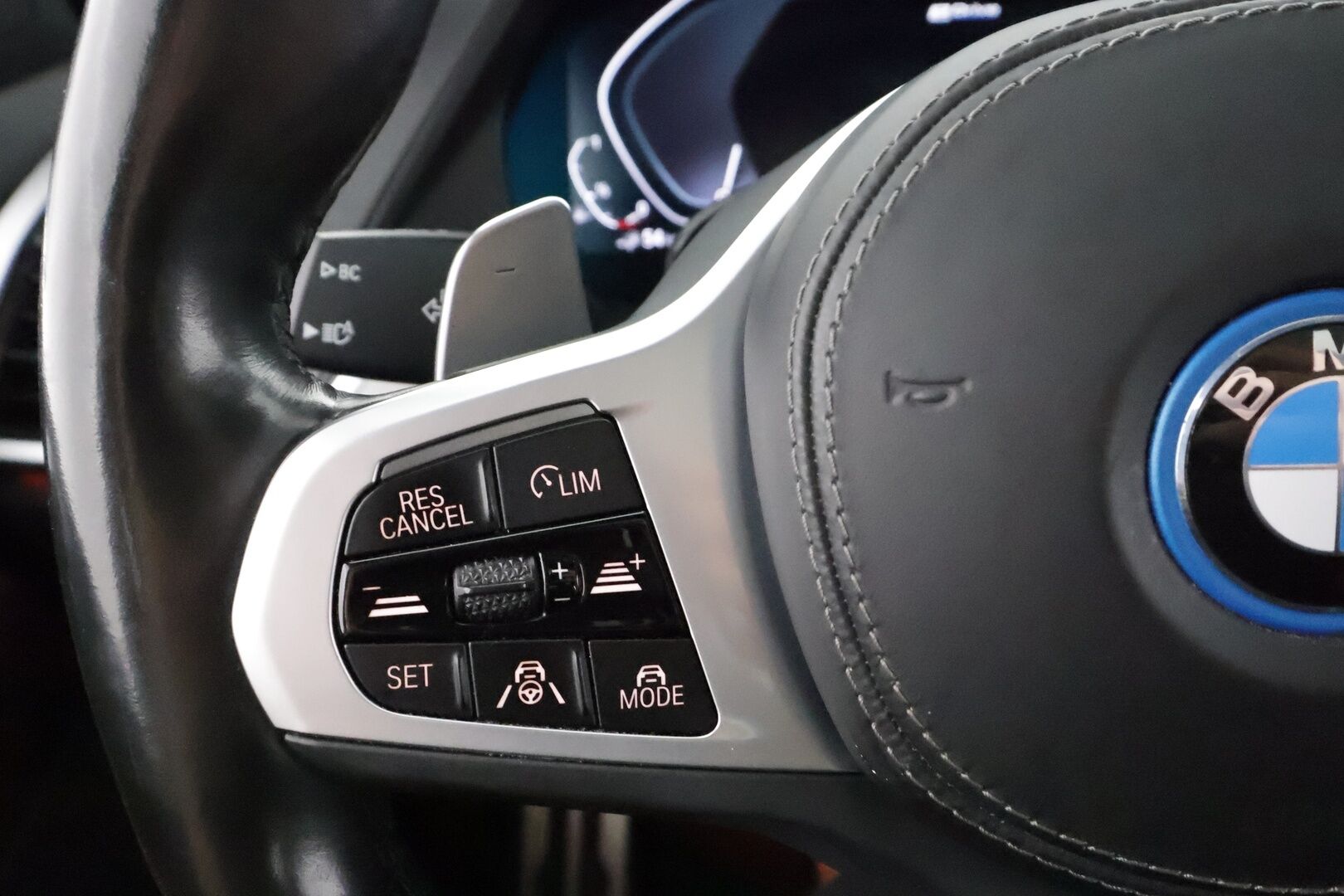 BMW X5 2022 G05 xDrive45e A Charged Edition M Sport - | ACC | Lisälämmitin | Koukku | Hifit | Panorama | Laser Light LED | HUD | Sähköpenkki | 360-Kamera | Comfort access | Ilma-alusta |  Apple & Android | Suomi-auto | Kahdet Renkaat | Merkkihuollettu |