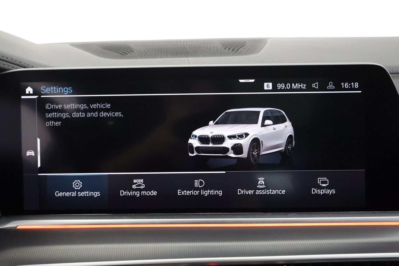 BMW X5 2022 G05 xDrive45e A Charged Edition M Sport - | ACC | Lisälämmitin | Koukku | Hifit | Panorama | Laser Light LED | HUD | Sähköpenkki | 360-Kamera | Comfort access | Ilma-alusta |  Apple & Android | Suomi-auto | Kahdet Renkaat | Merkkihuollettu |