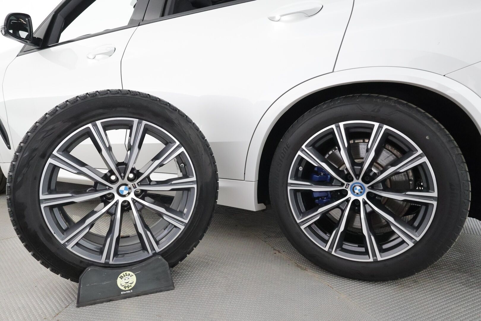BMW X5 2022 G05 xDrive45e A Charged Edition M Sport - | ACC | Lisälämmitin | Koukku | Hifit | Panorama | Laser Light LED | HUD | Sähköpenkki | 360-Kamera | Comfort access | Ilma-alusta |  Apple & Android | Suomi-auto | Kahdet Renkaat | Merkkihuollettu |