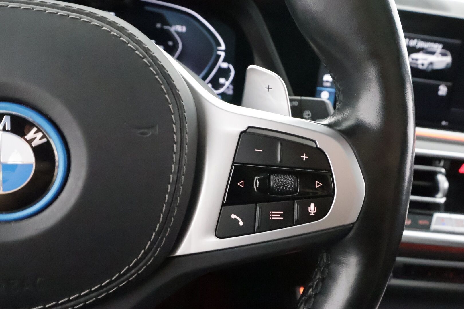BMW X5 2022 G05 xDrive45e A Charged Edition M Sport - | ACC | Lisälämmitin | Koukku | Hifit | Panorama | Laser Light LED | HUD | Sähköpenkki | 360-Kamera | Comfort access | Ilma-alusta |  Apple & Android | Suomi-auto | Kahdet Renkaat | Merkkihuollettu |