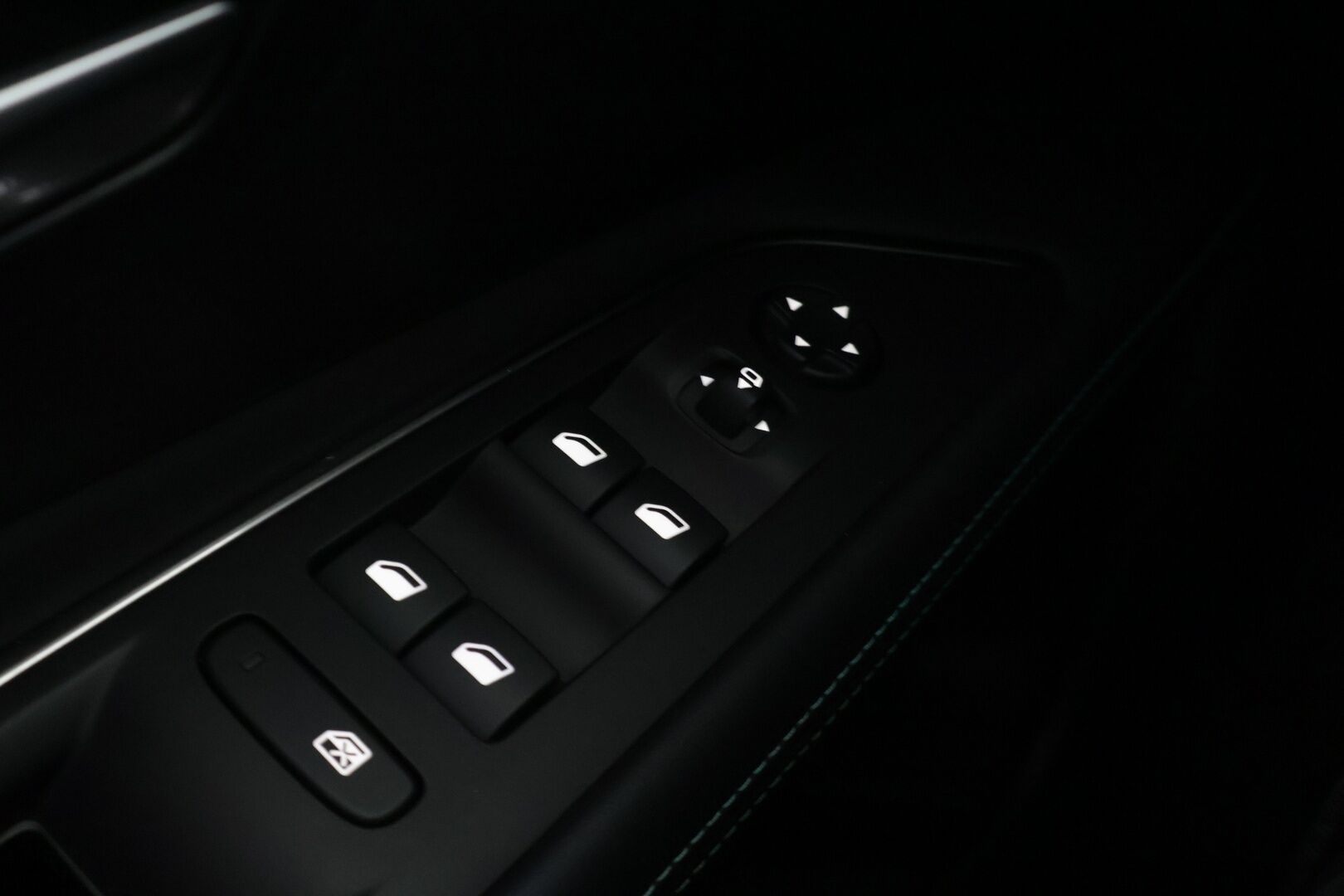 Peugeot 3008 2022 Allure Pack Anniversary Hybrid4 300 EAT8-aut. ** 2.Om Suomi-auto / Vetokoukku / ACC / Tikatut nahat / P.kamera / Navi **