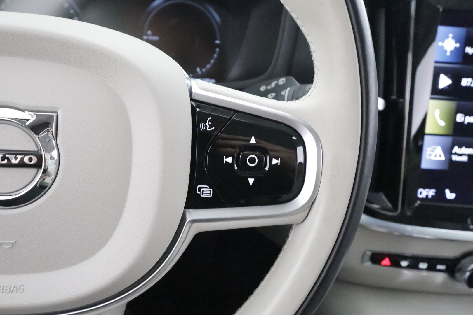 Volvo V60 2022 T6 AWD Long Range Inscription Edition aut - | ACC | Pilot assist | Muistipenkki | Sporttinahat | High performance audio | P.kamera | Keyless | Suomi-Auto | Merkkihuollot | 