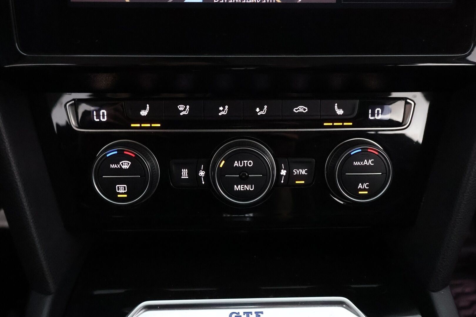 VOLKSWAGEN PASSAT 2018 Variant GTE Plug-In Hybrid 160 kW DSG-automaatti - Webasto / Adapt.Vakkari / Vetokoukku / Digimittari / Peruutuskamera / Nahka-Alcantara / Huippuvarusteet!